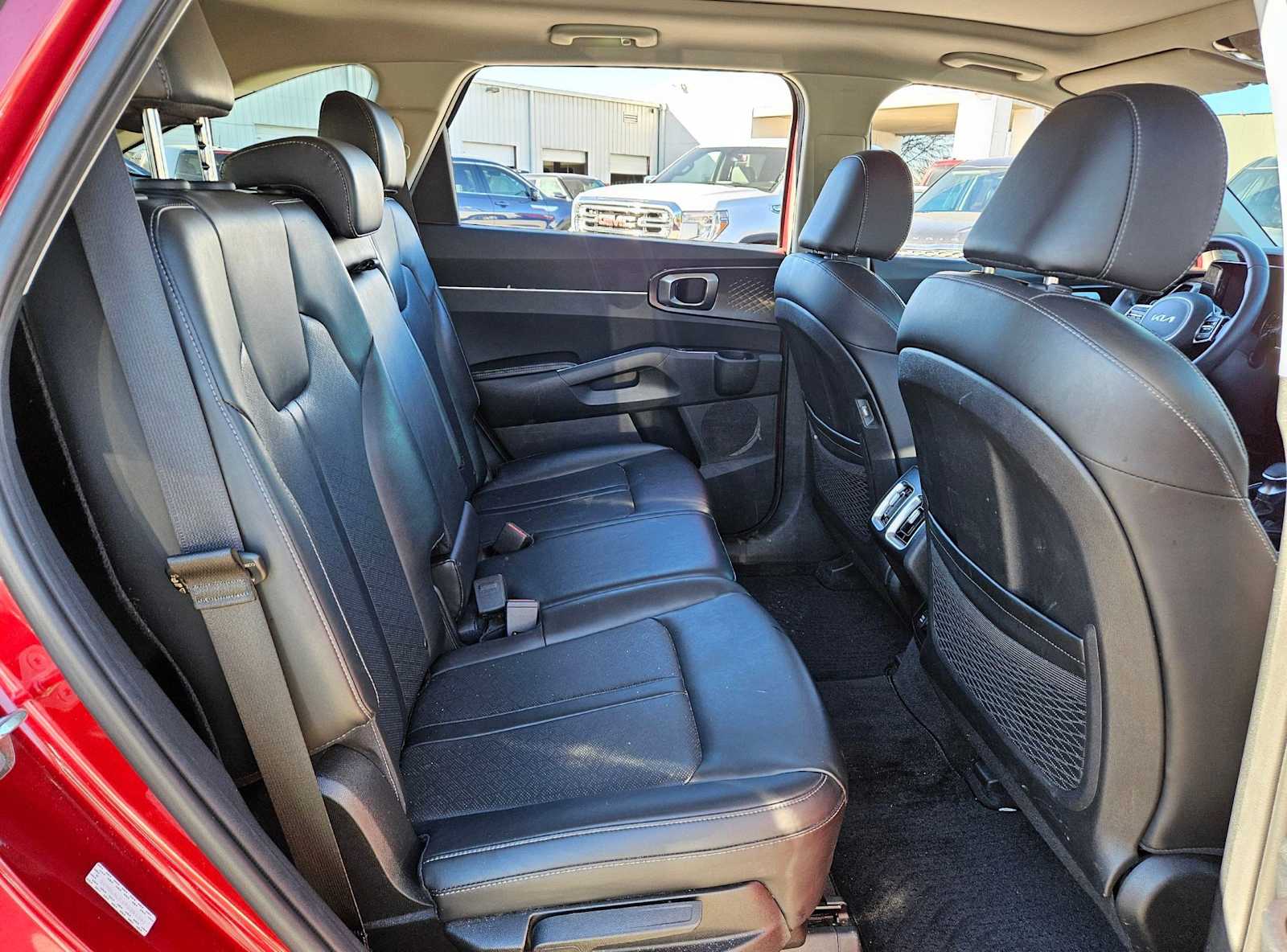 Thumbnail: 2023 Kia Sorento - 21