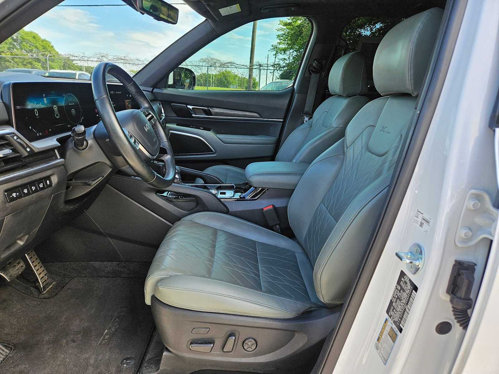 Thumbnail: 2024 Kia Telluride - 16