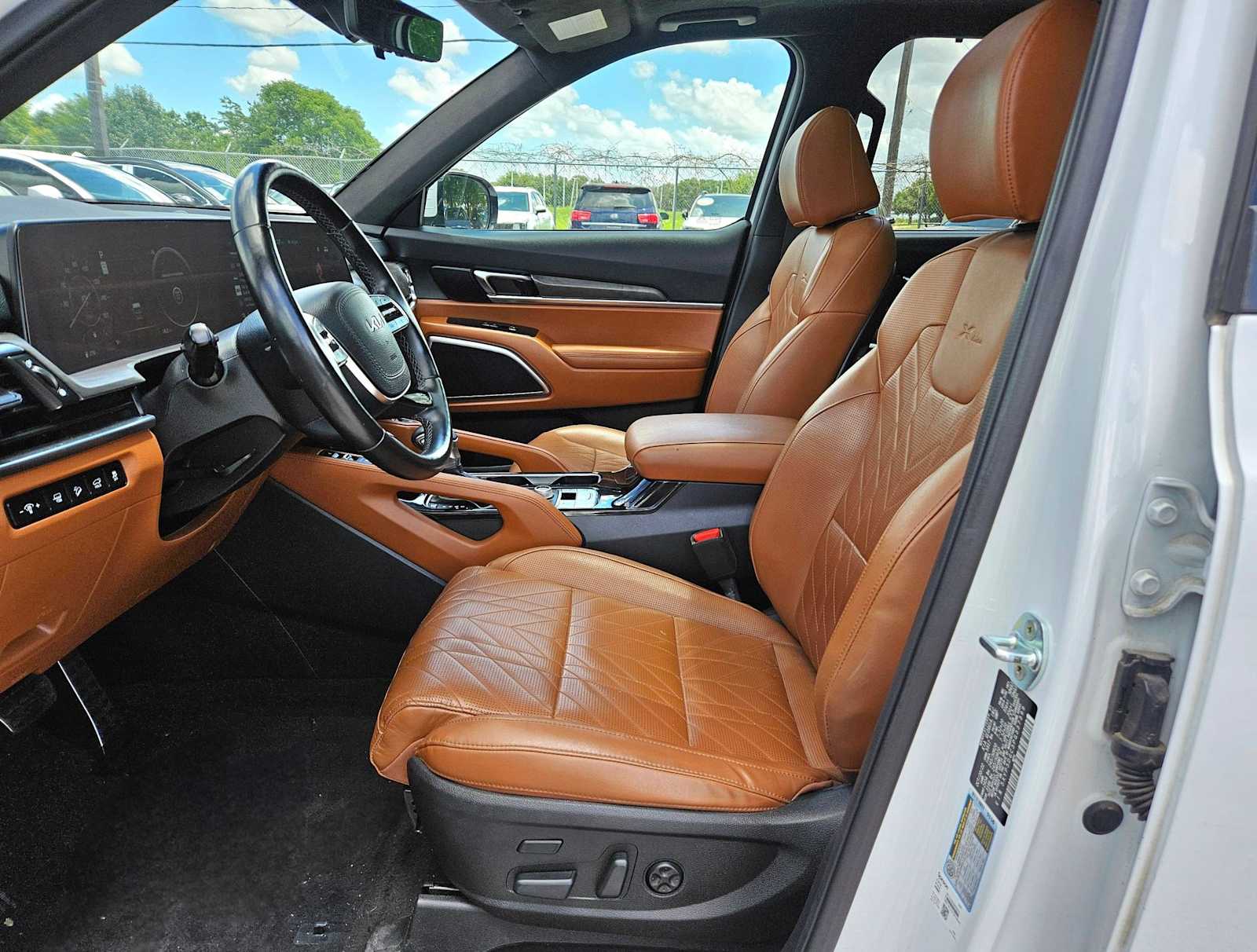 Thumbnail: 2023 Kia Telluride - 15