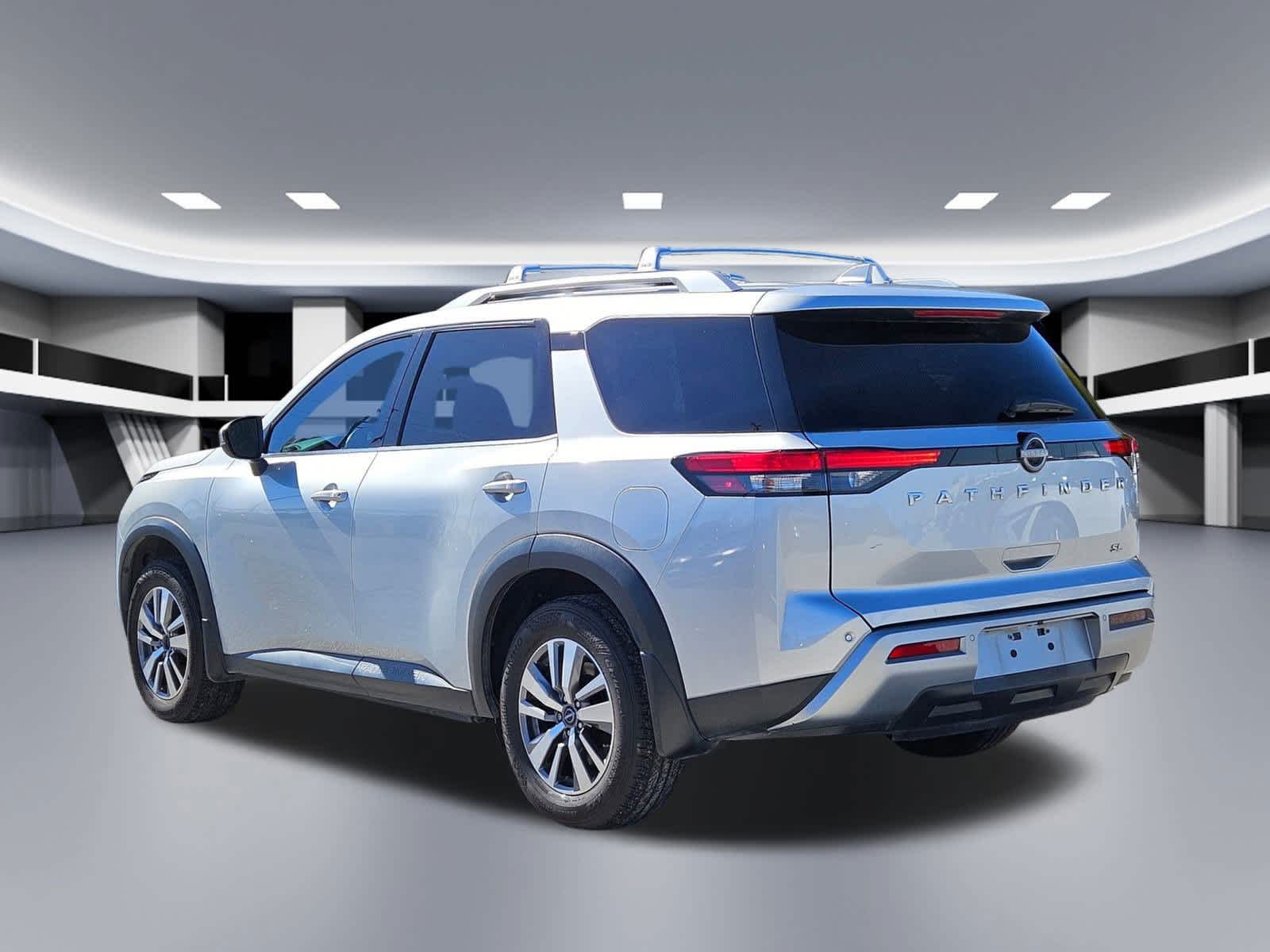 Thumbnail: 2022 Nissan Pathfinder - 3