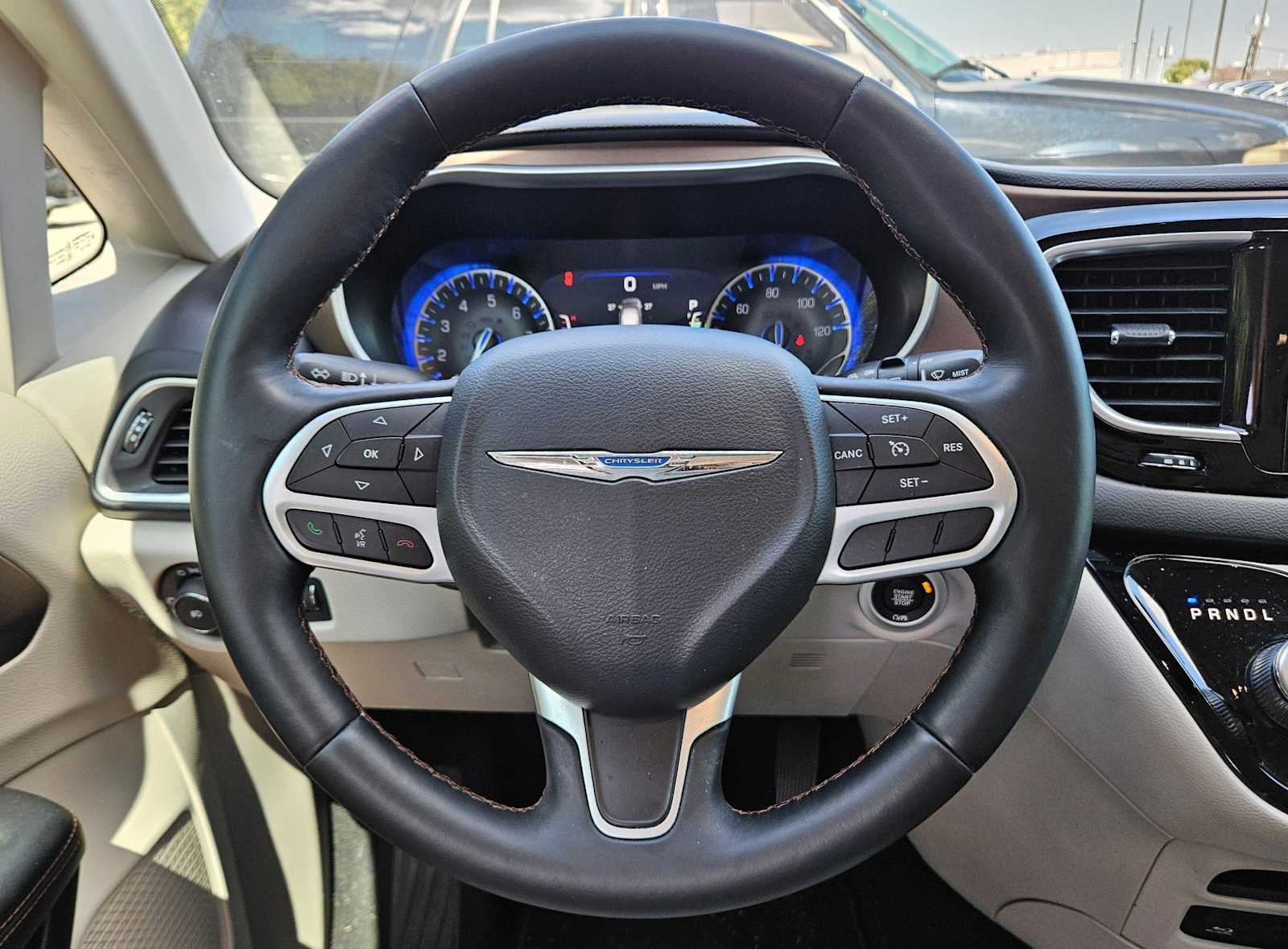 Thumbnail: 2017 Chrysler Pacifica - 23
