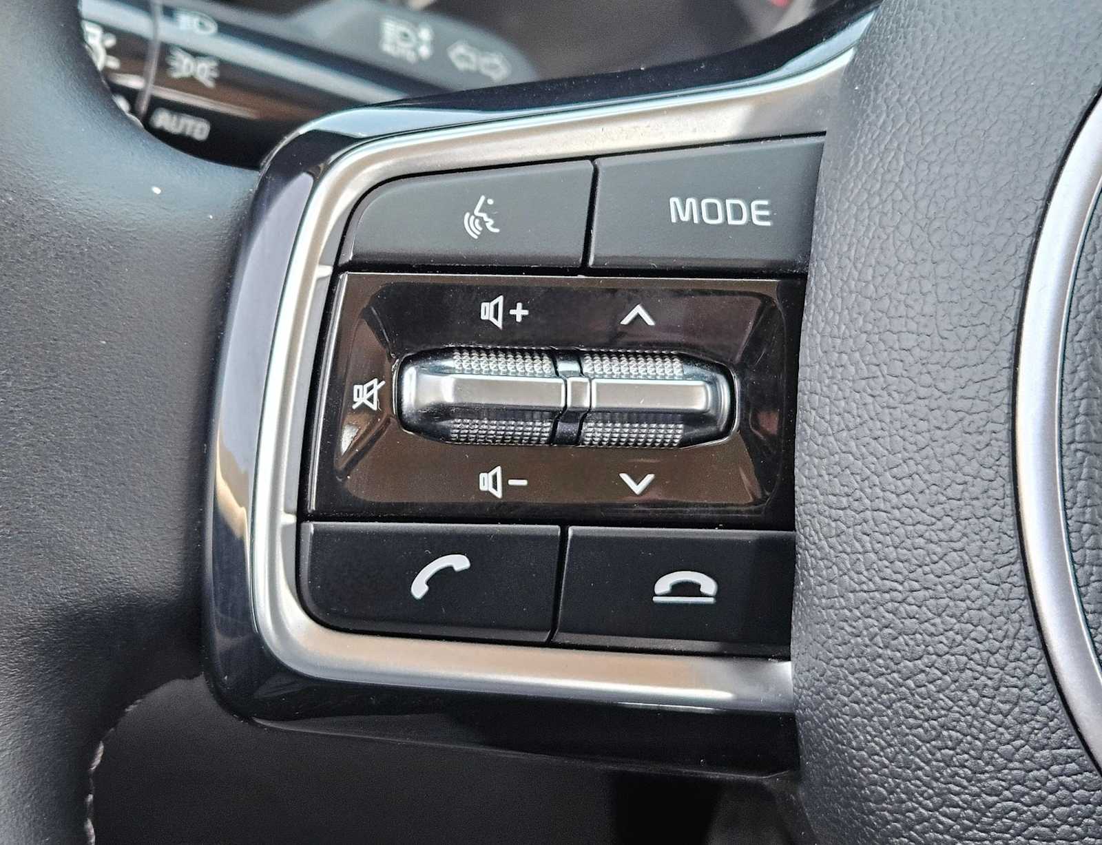 Thumbnail: 2023 Kia Sorento - 22