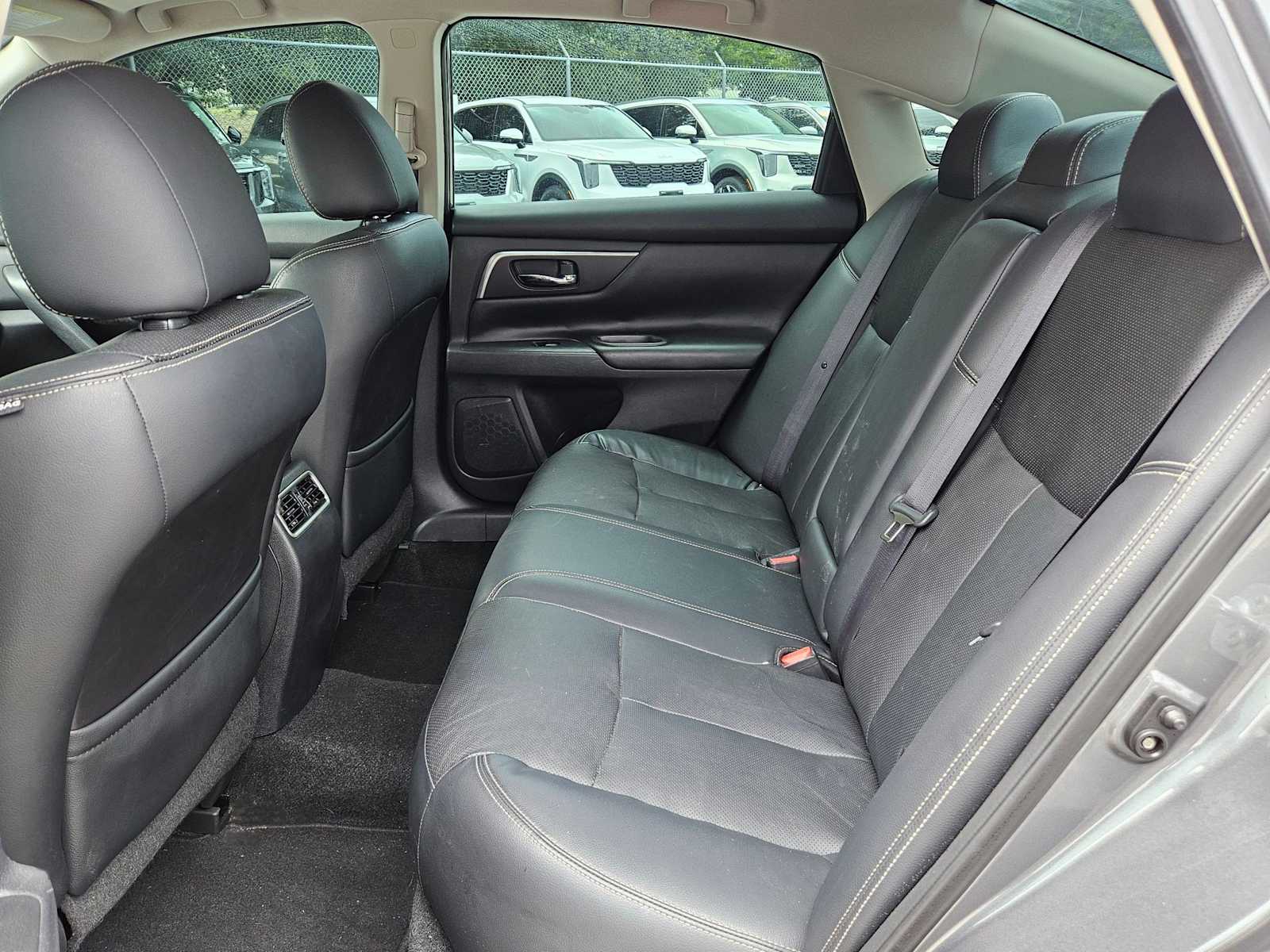 Thumbnail: 2017 Nissan Altima - 15
