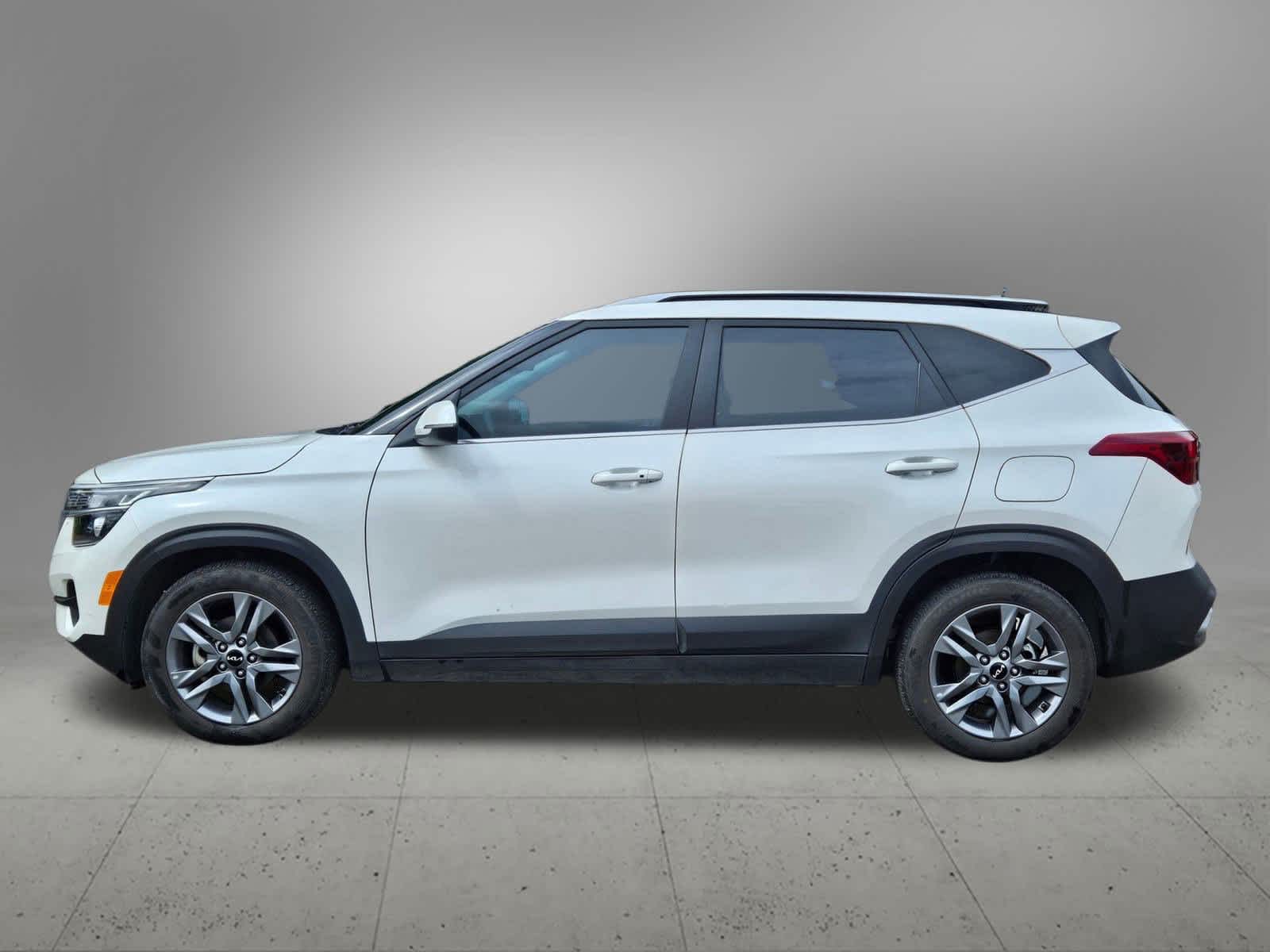 2023 Kia Seltos S photo 3