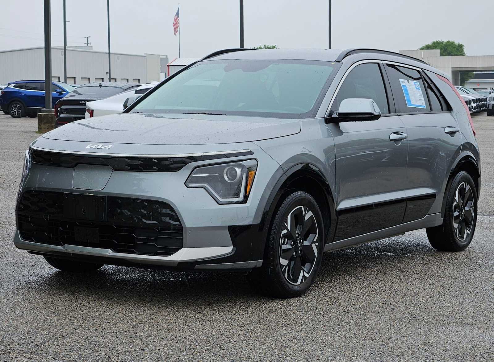 Thumbnail: 2023 Kia Niro - 10