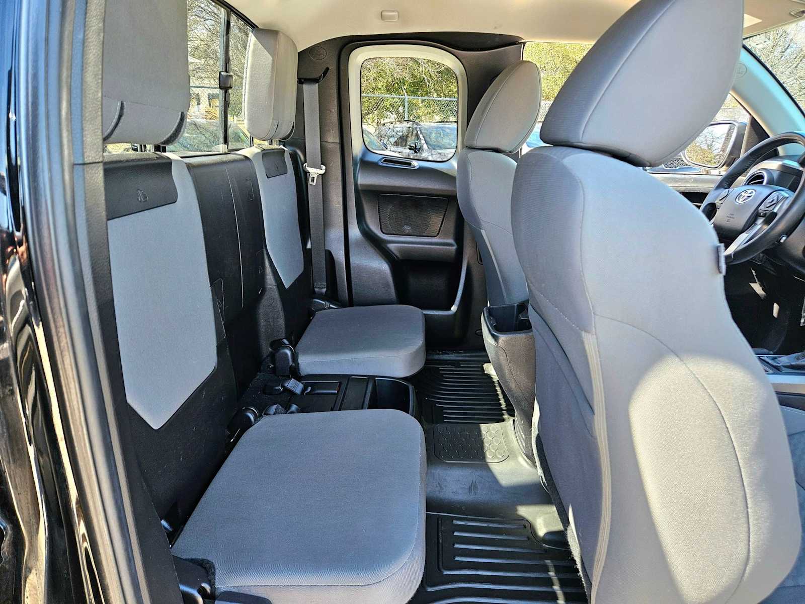 Thumbnail: 2022 Toyota Tacoma - 17