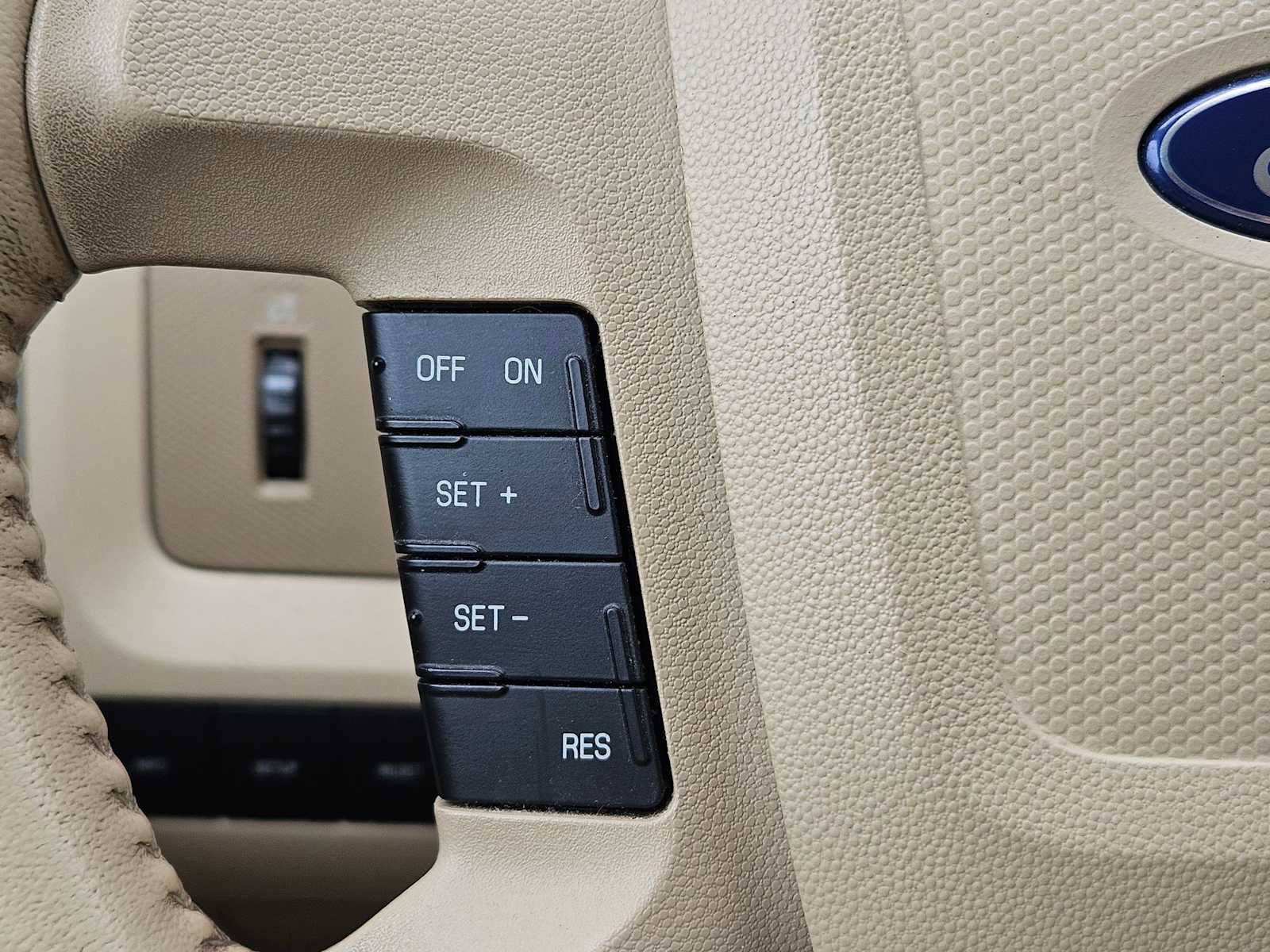 Thumbnail: 2011 Ford Escape - 20