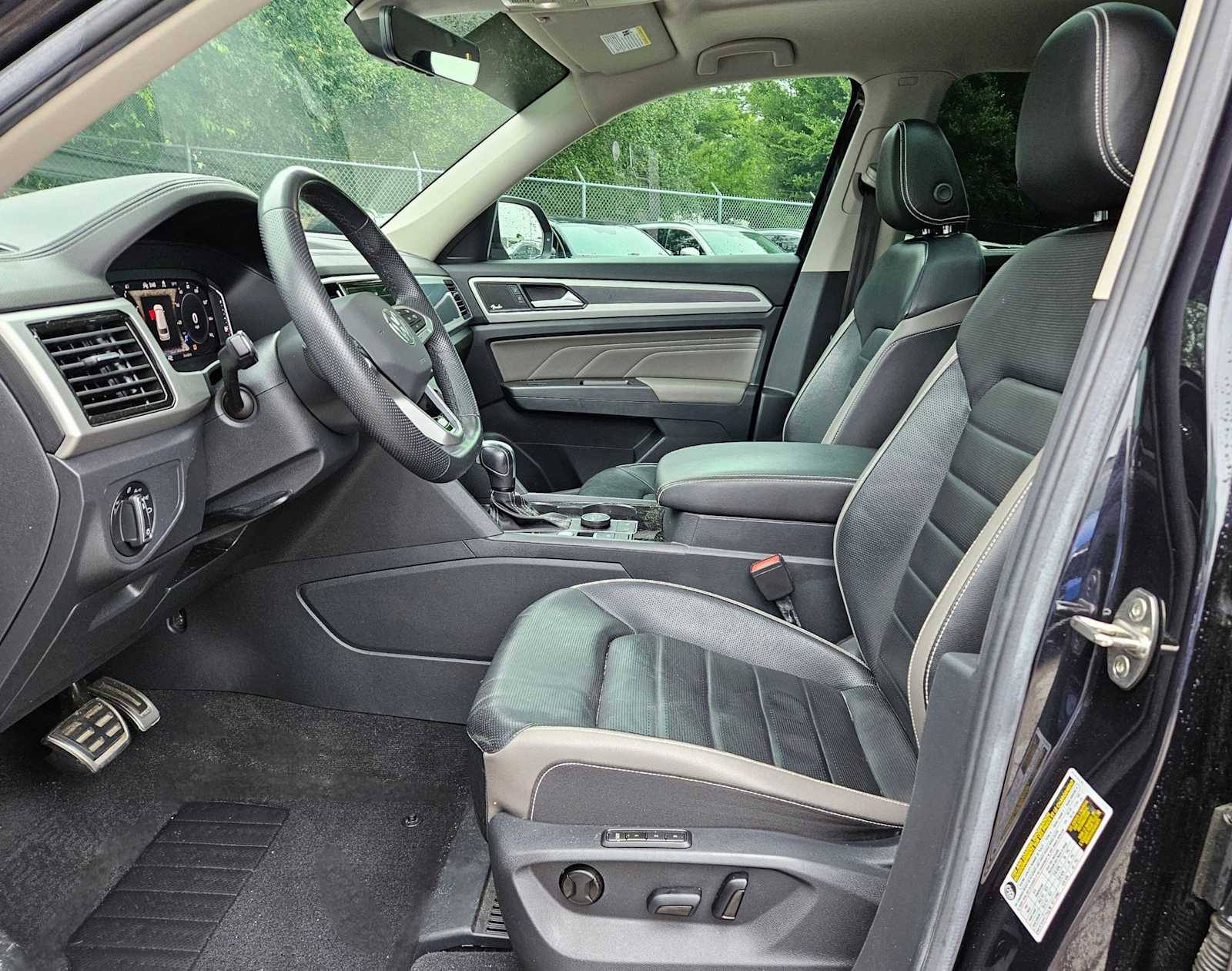 Thumbnail: 2023 Volkswagen Atlas - 14