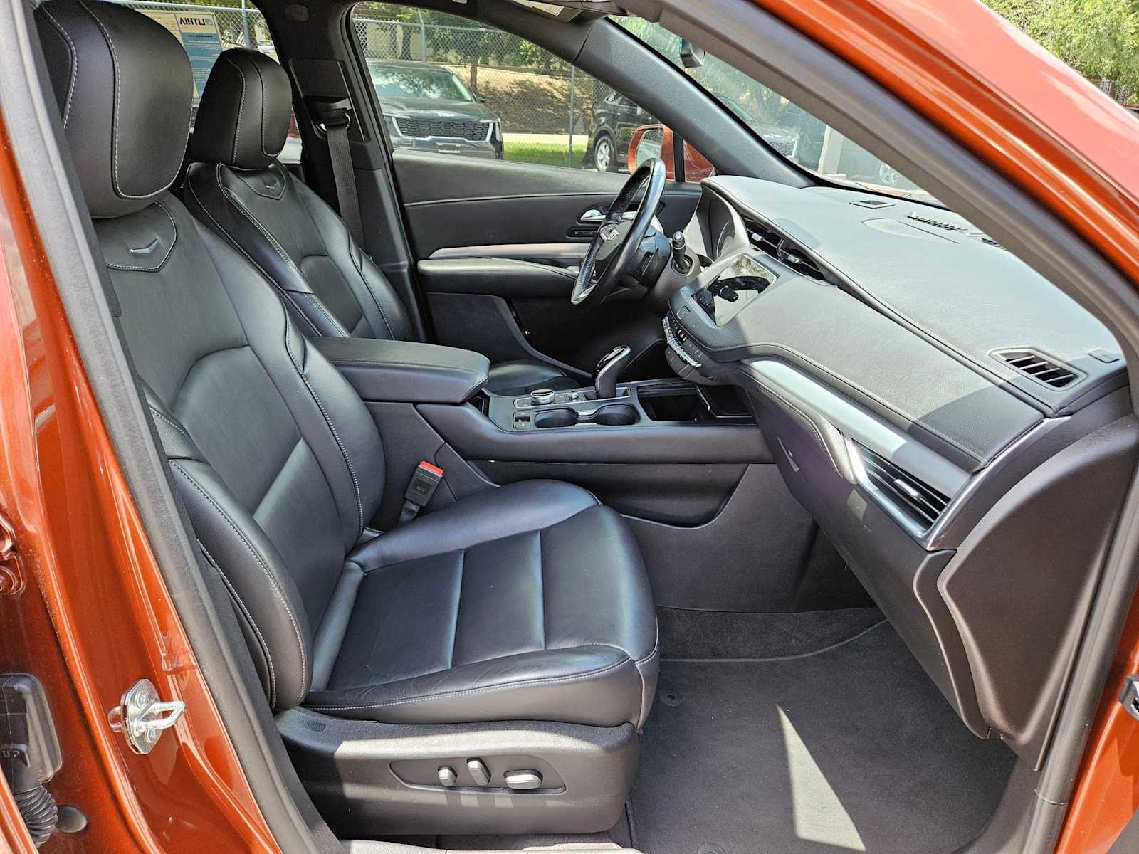 Thumbnail: 2021 Cadillac XT4 - 20