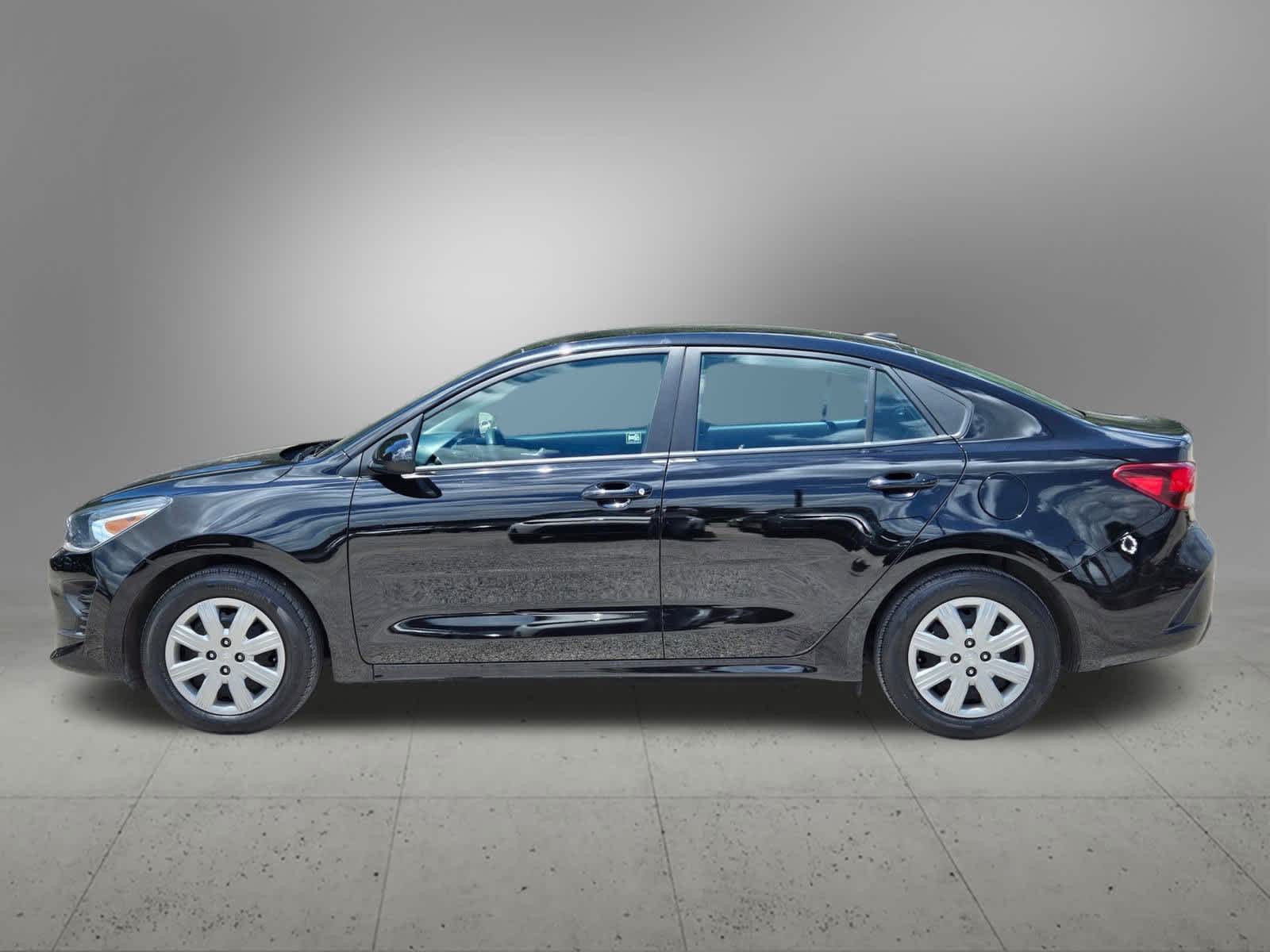 Thumbnail: 2021 Kia Rio - 3