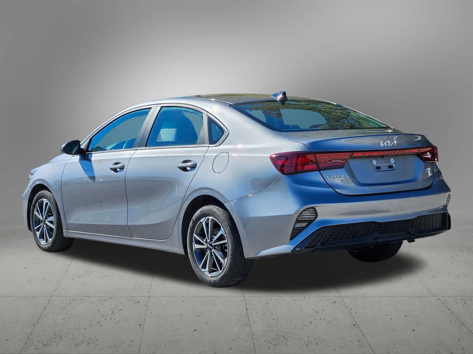 Thumbnail: 2024 Kia Forte - 4