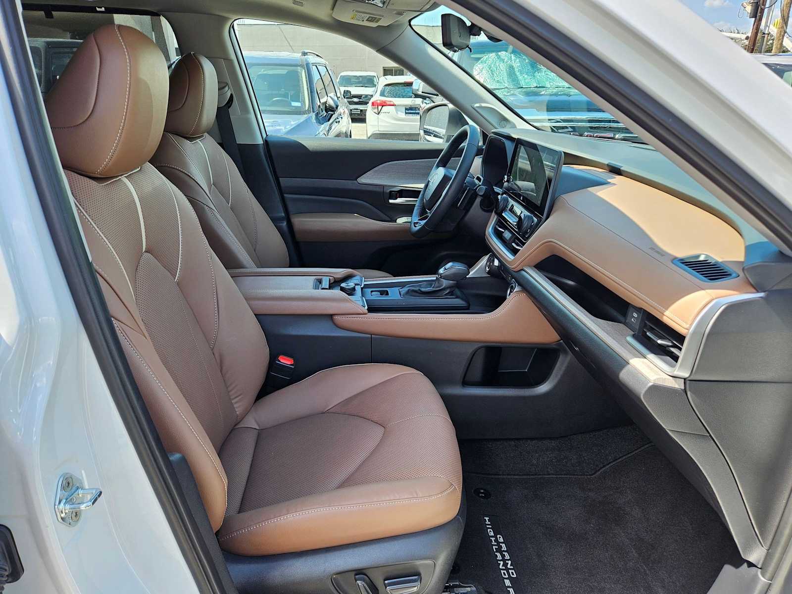 Thumbnail: 2026 Toyota Grand Highlander - 21