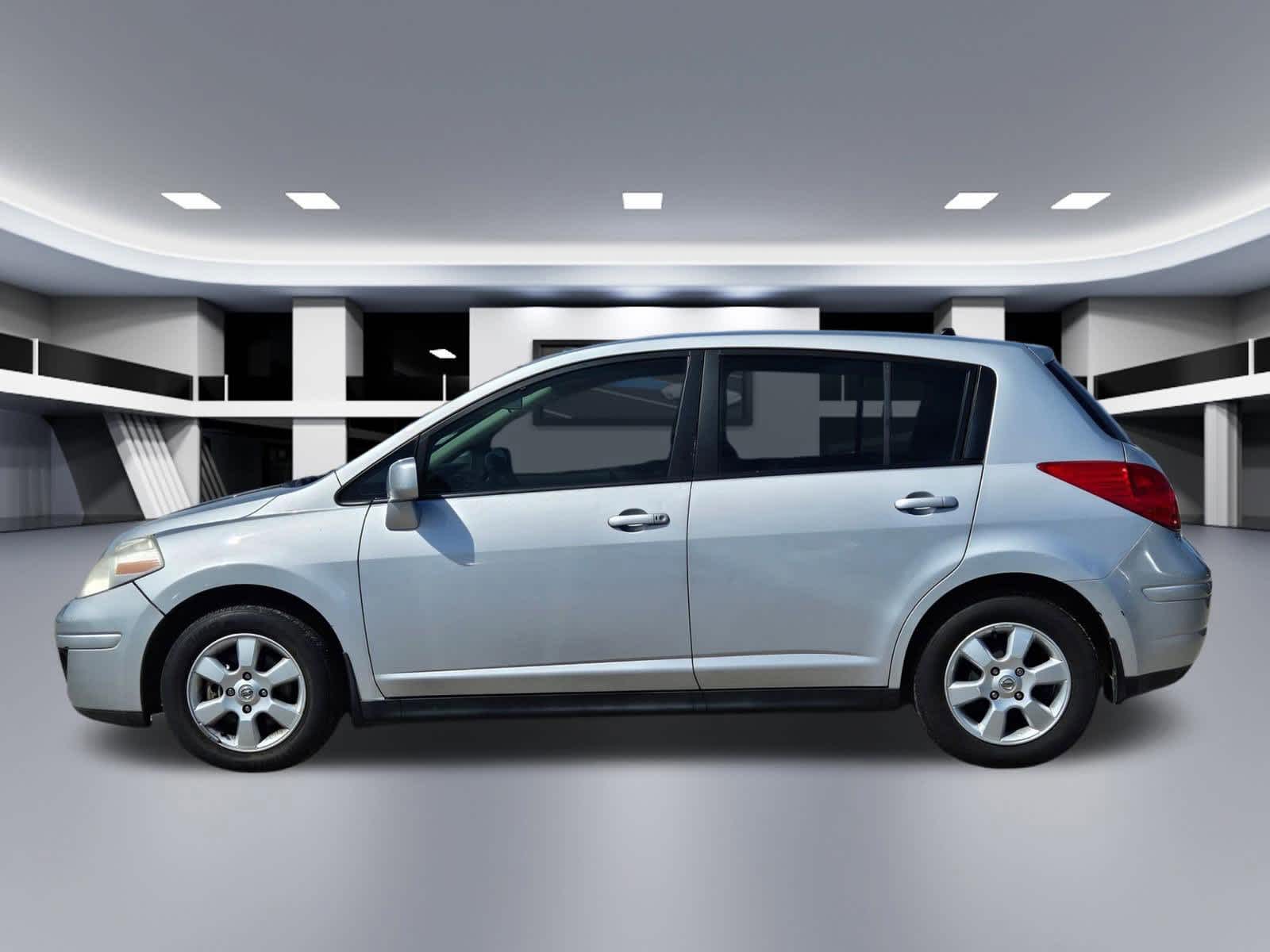 Thumbnail: 2009 Nissan Versa - 2