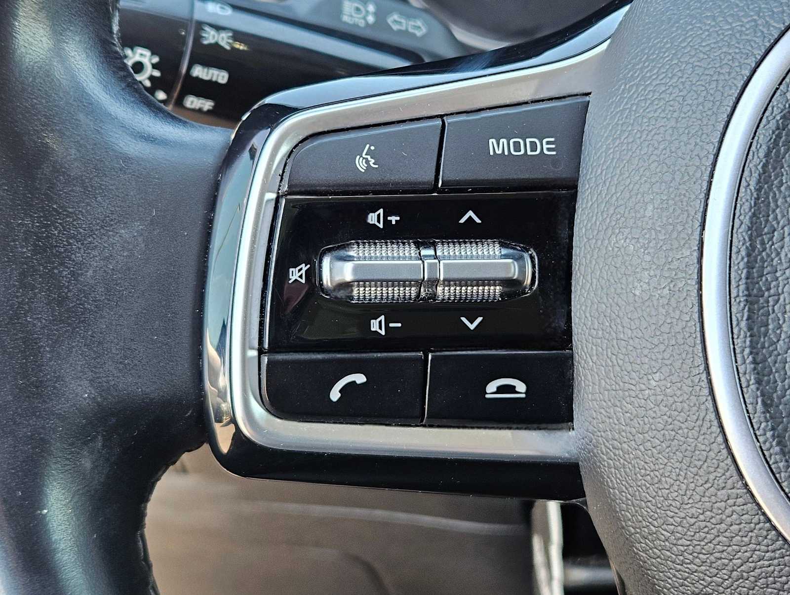Thumbnail: 2023 Kia Sorento - 18