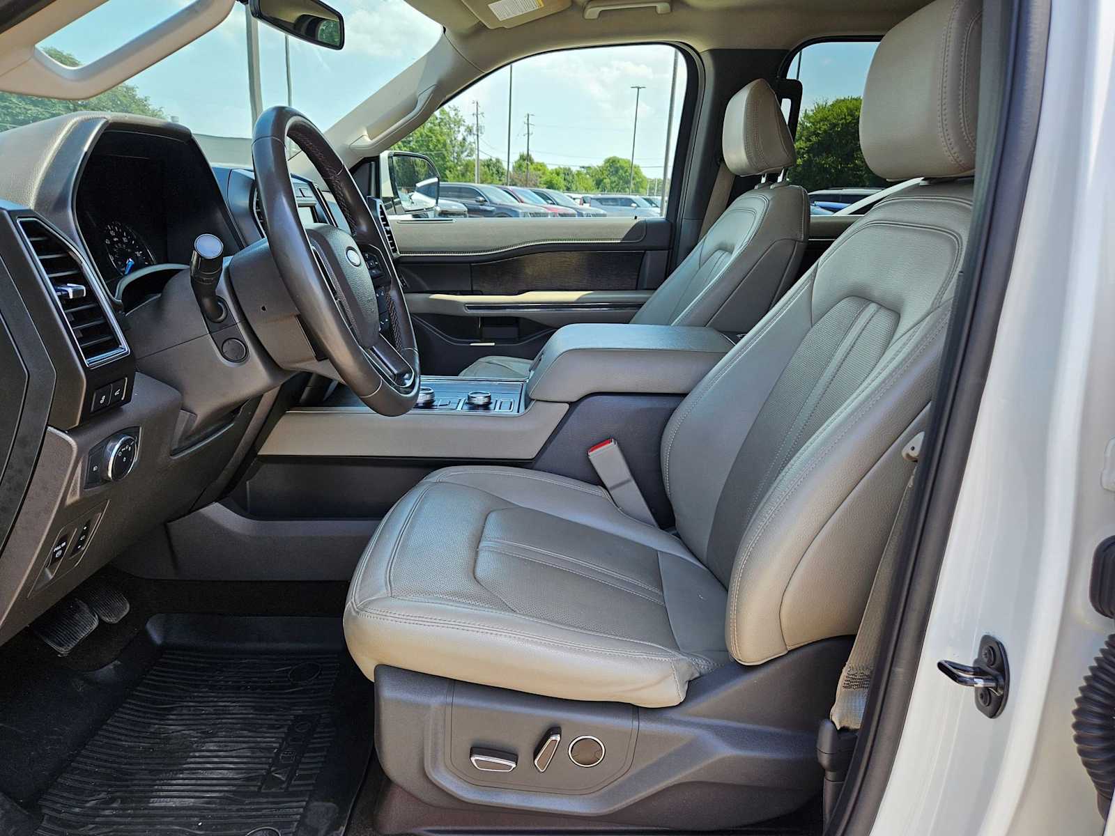 Thumbnail: 2021 Ford Expedition - 14