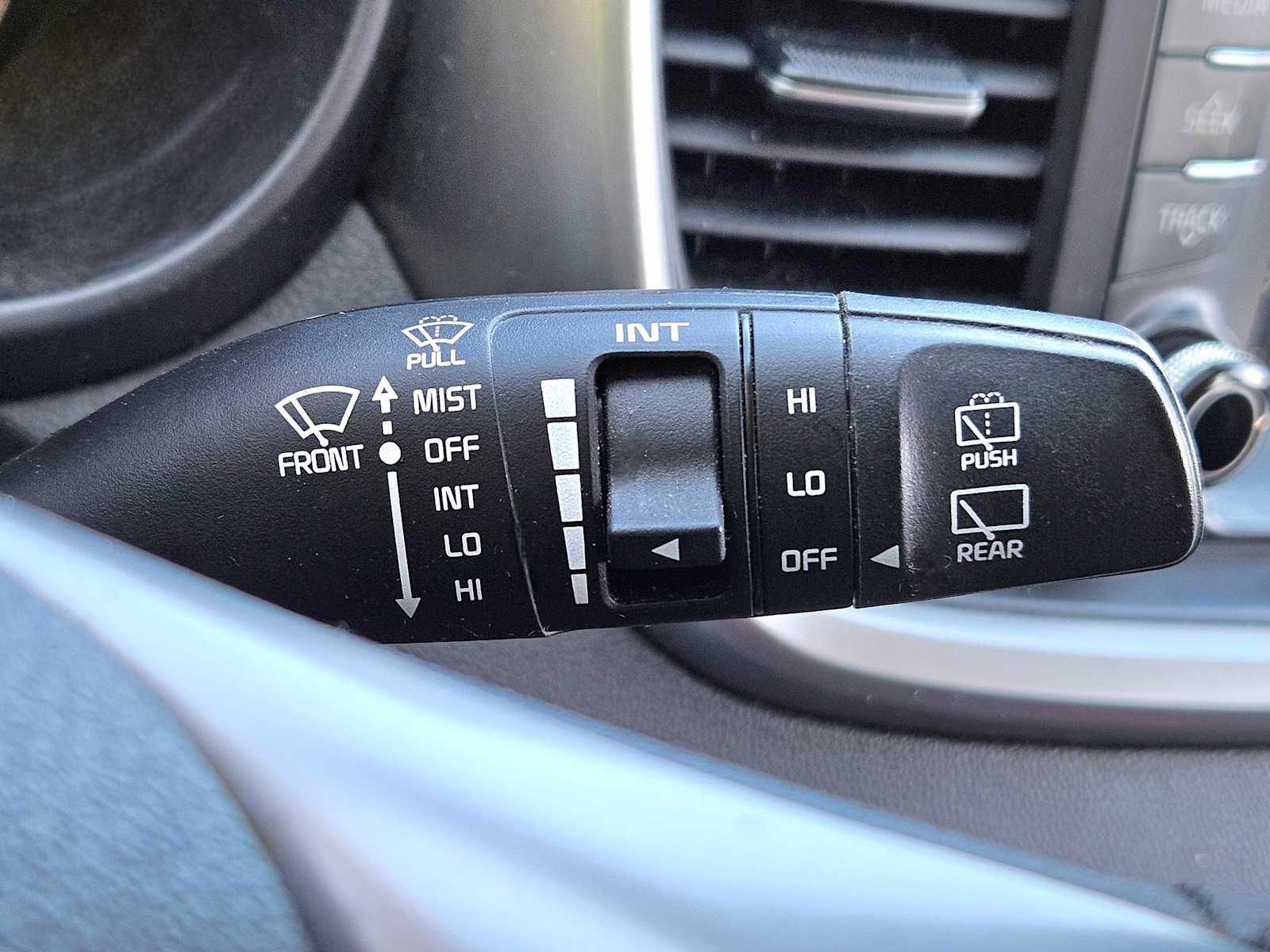 Thumbnail: 2020 Kia Sorento - 17