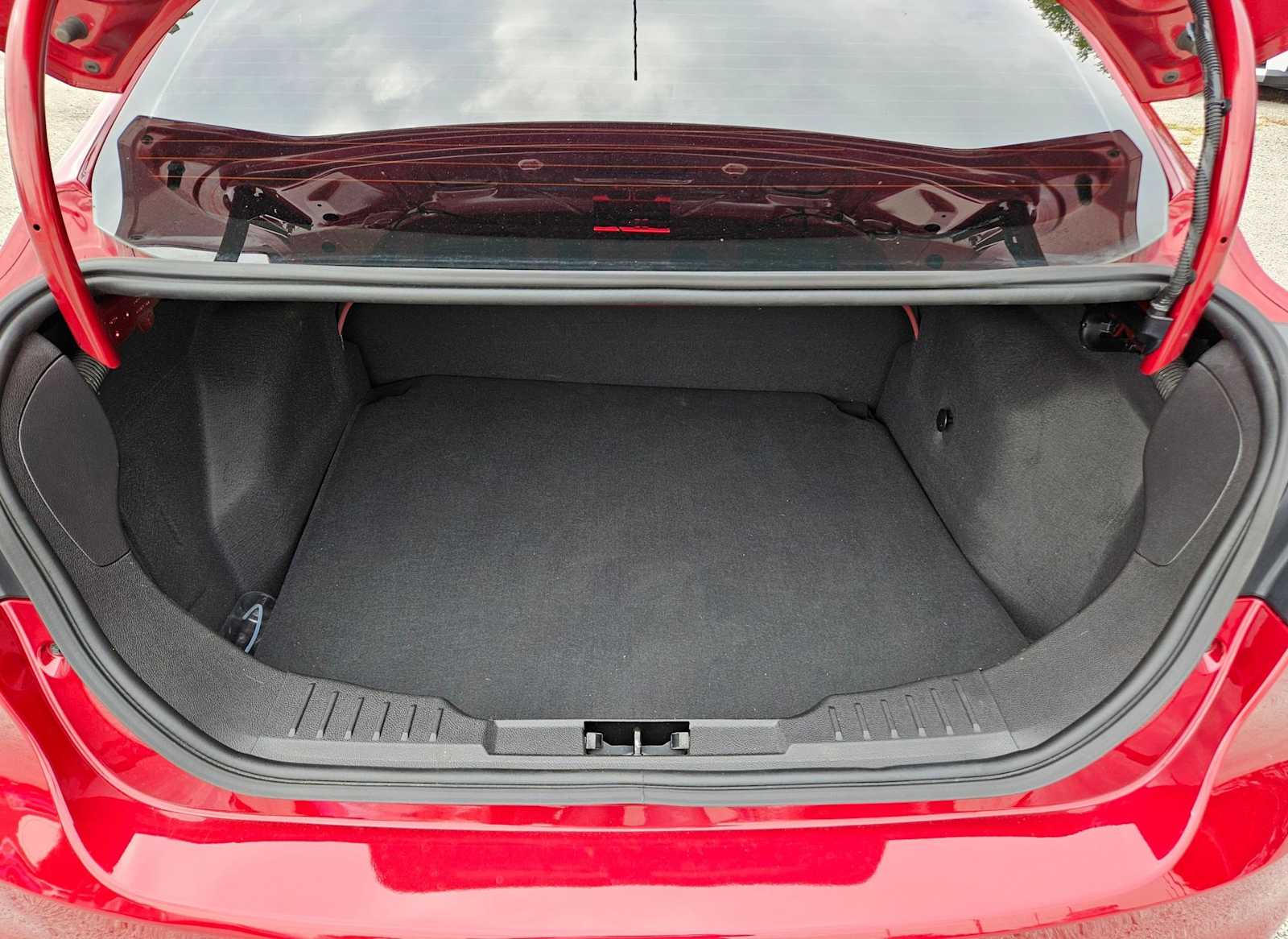 Thumbnail: 2014 Ford Focus - 31