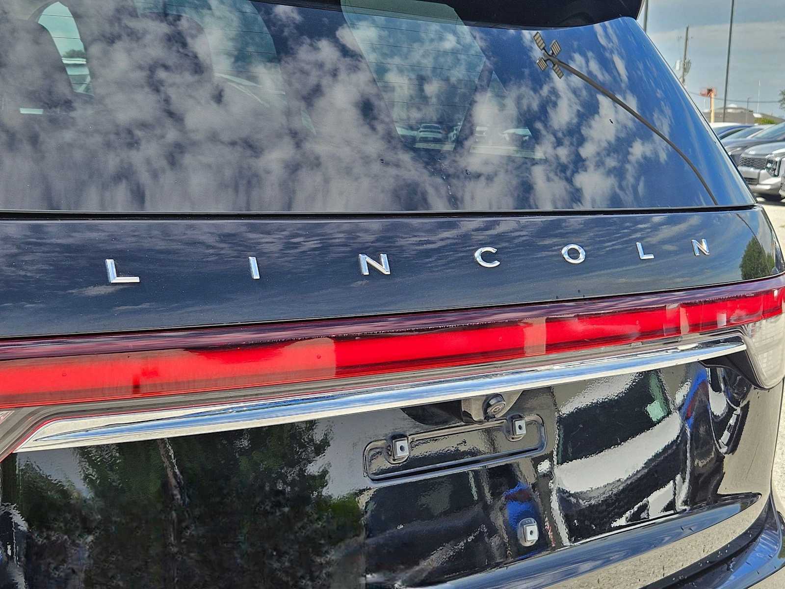 Thumbnail: 2021 Lincoln Aviator - 10