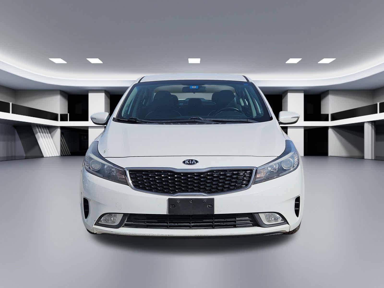 Thumbnail: 2017 Kia Forte - 9