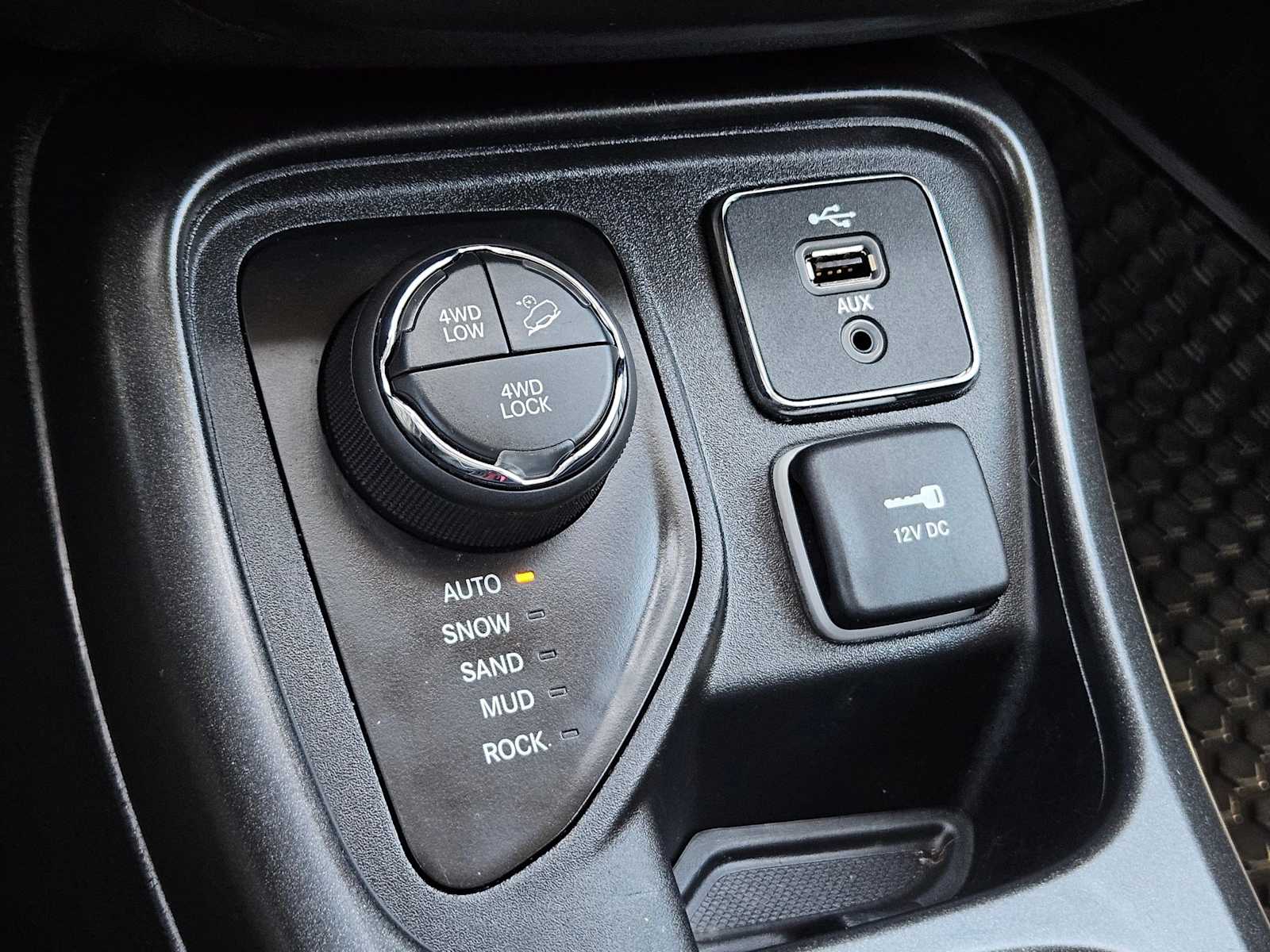Thumbnail: 2018 Jeep Compass - 27