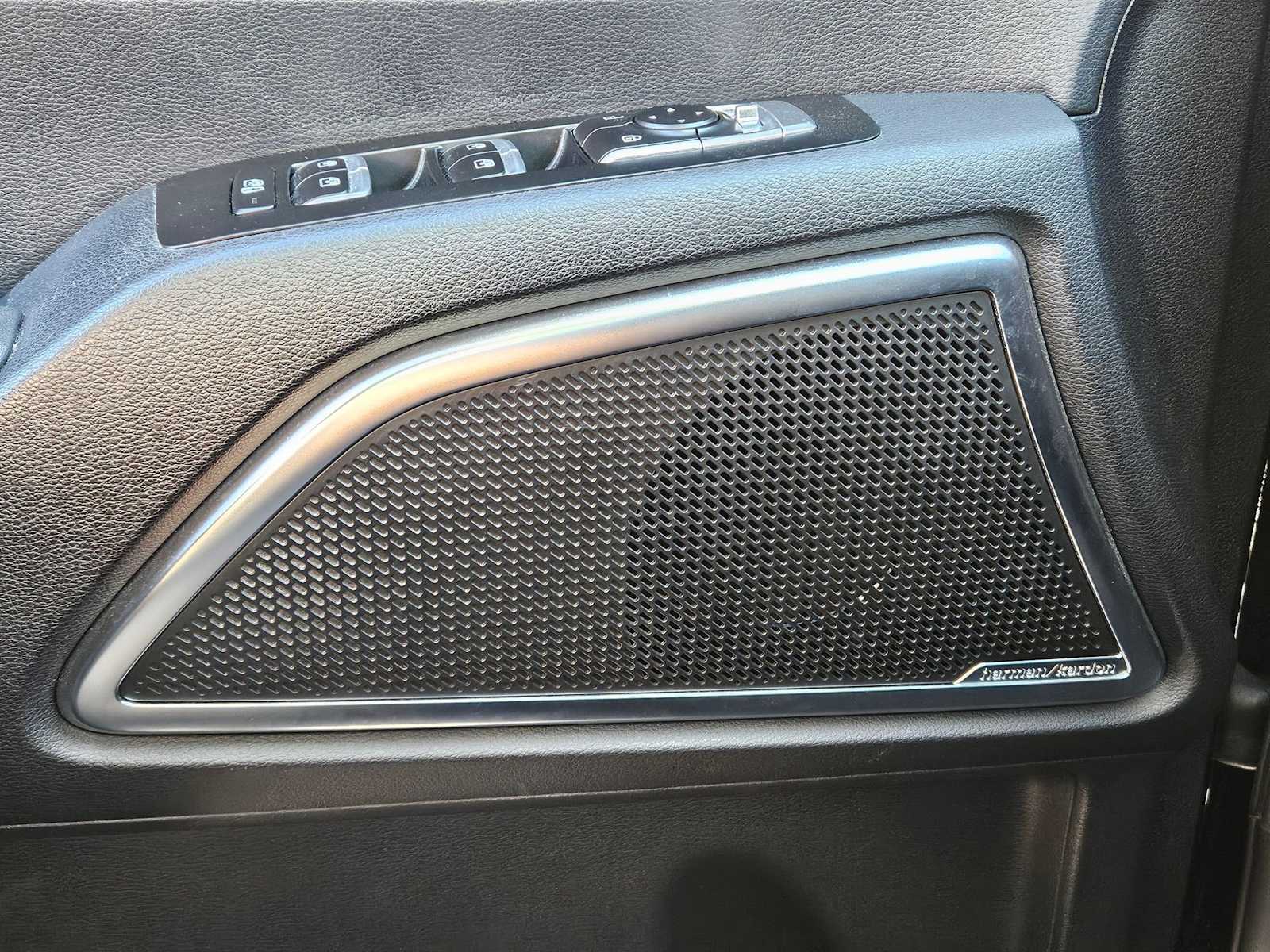 Thumbnail: 2023 Kia Telluride - 26