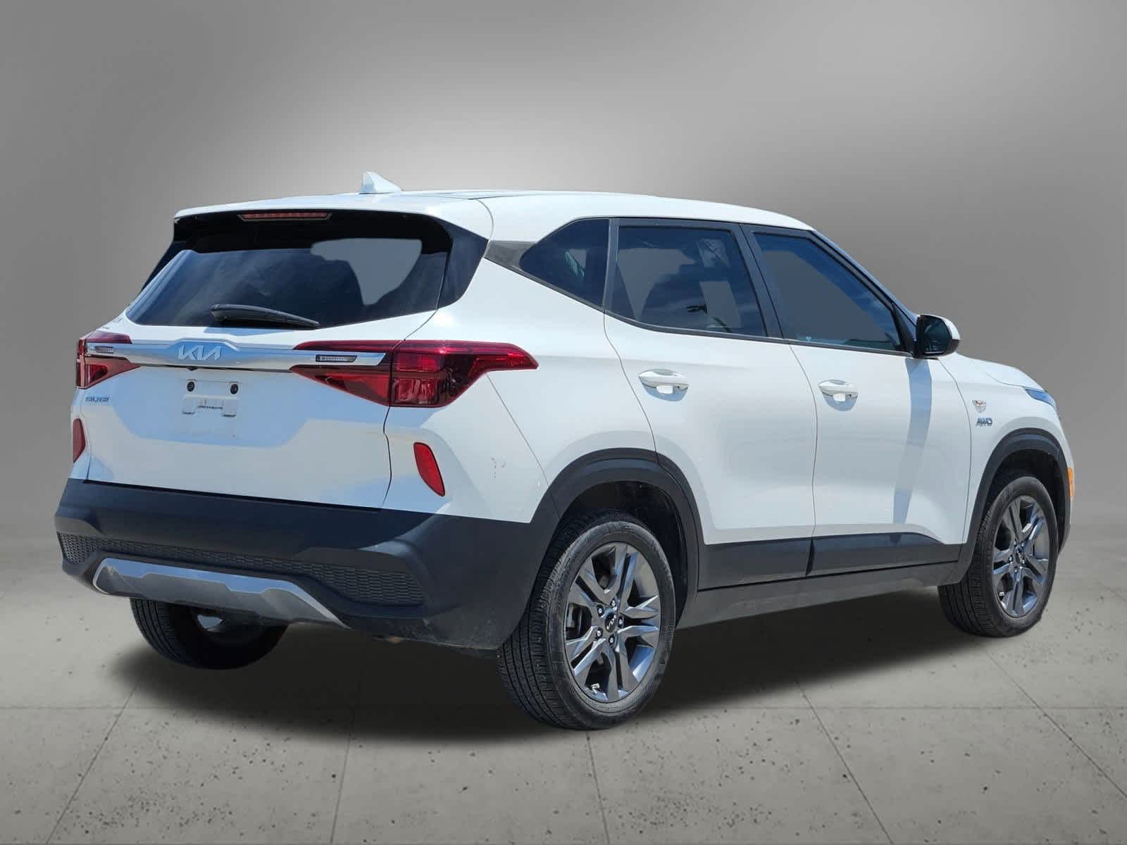Thumbnail: 2022 Kia Seltos - 5
