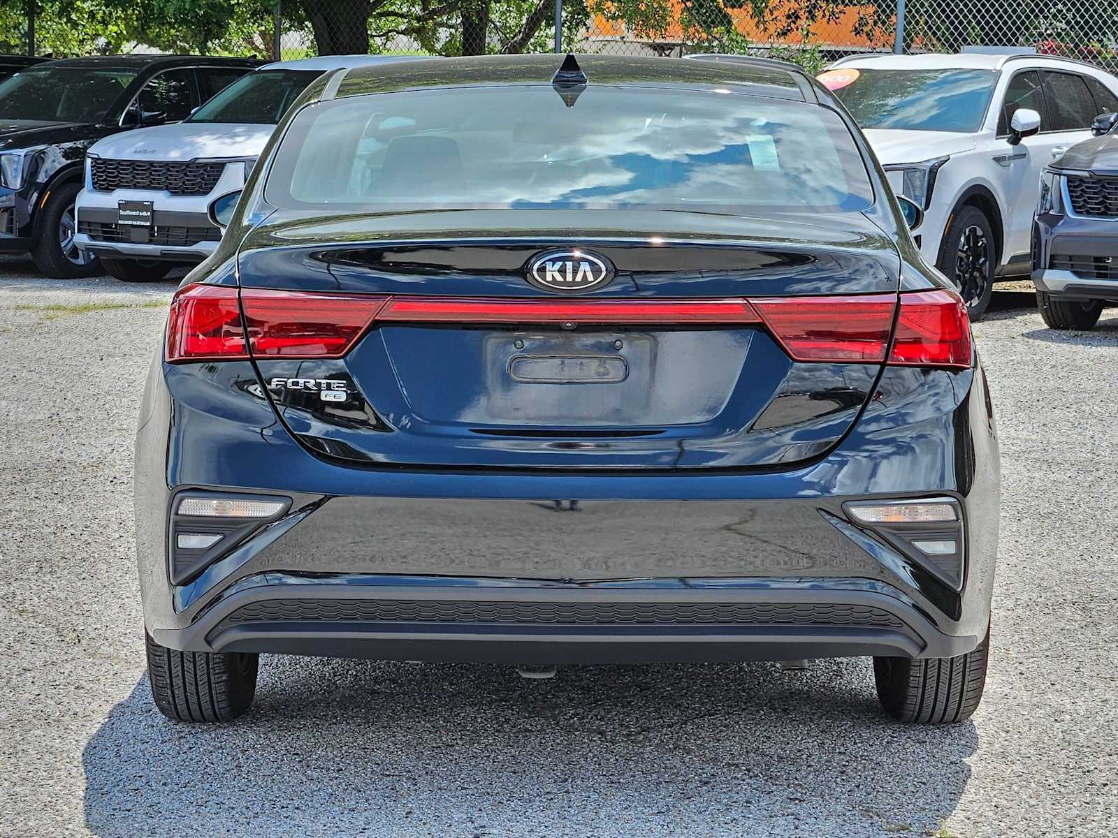 Thumbnail: 2021 Kia Forte - 4