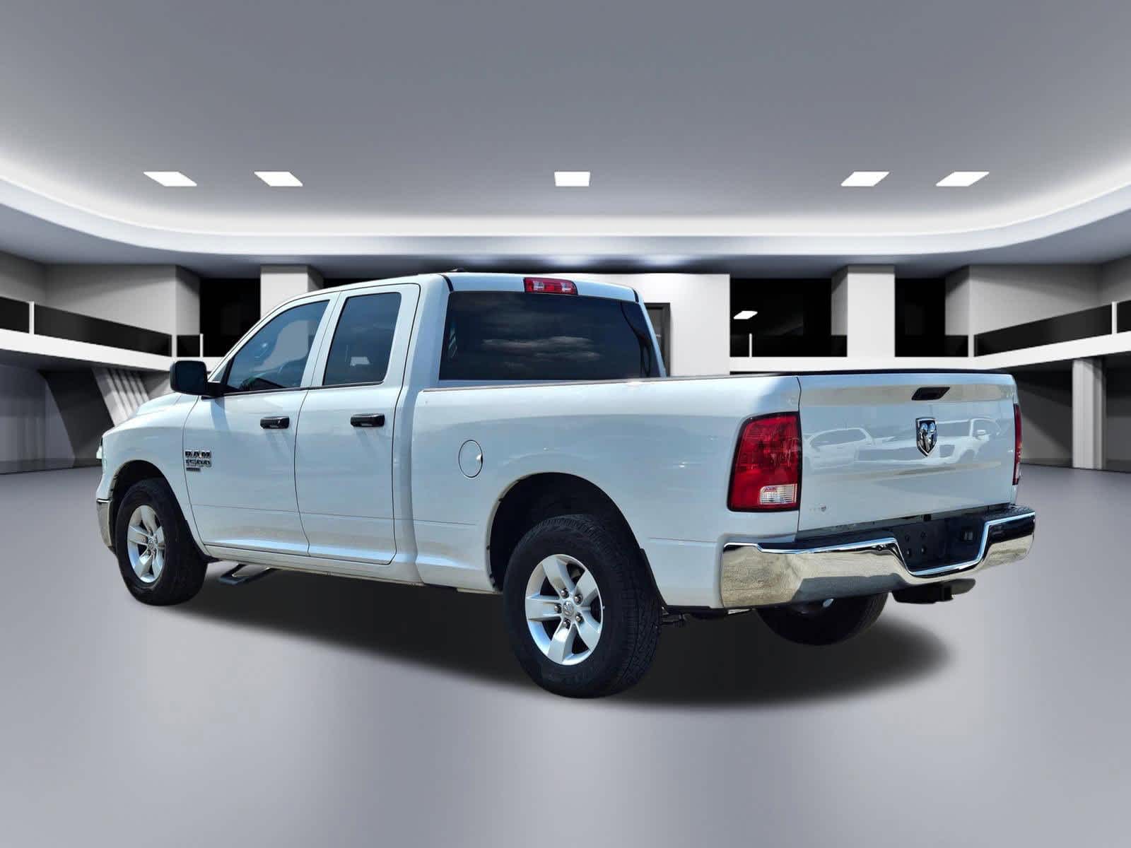 Thumbnail: 2019 RAM 1500 Classic - 4
