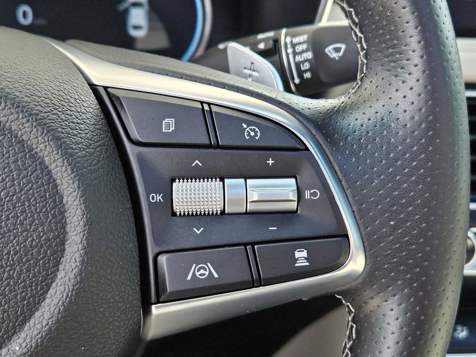 Thumbnail: 2023 Genesis G70 - 22