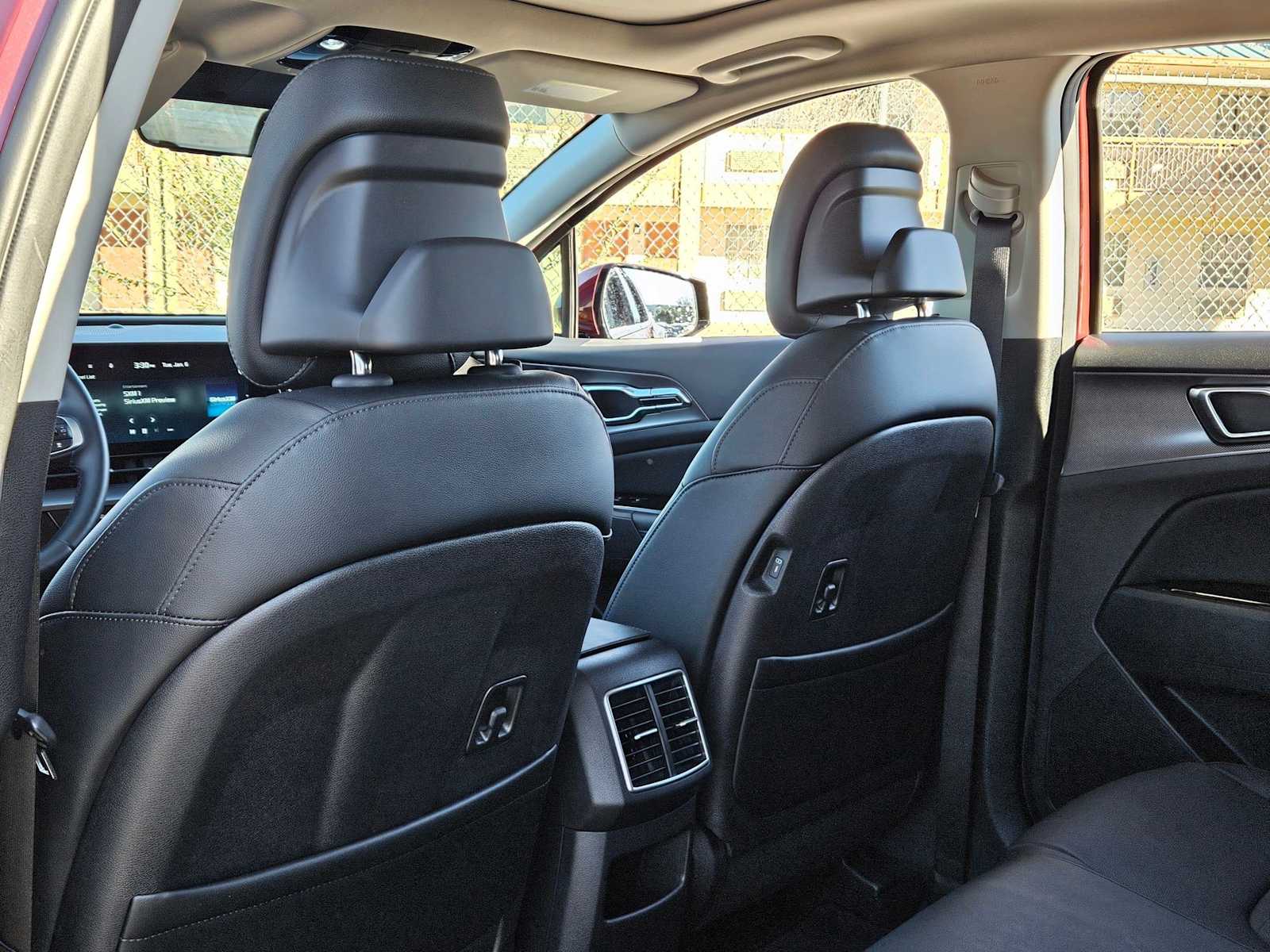 Thumbnail: 2023 Kia Sportage - 18