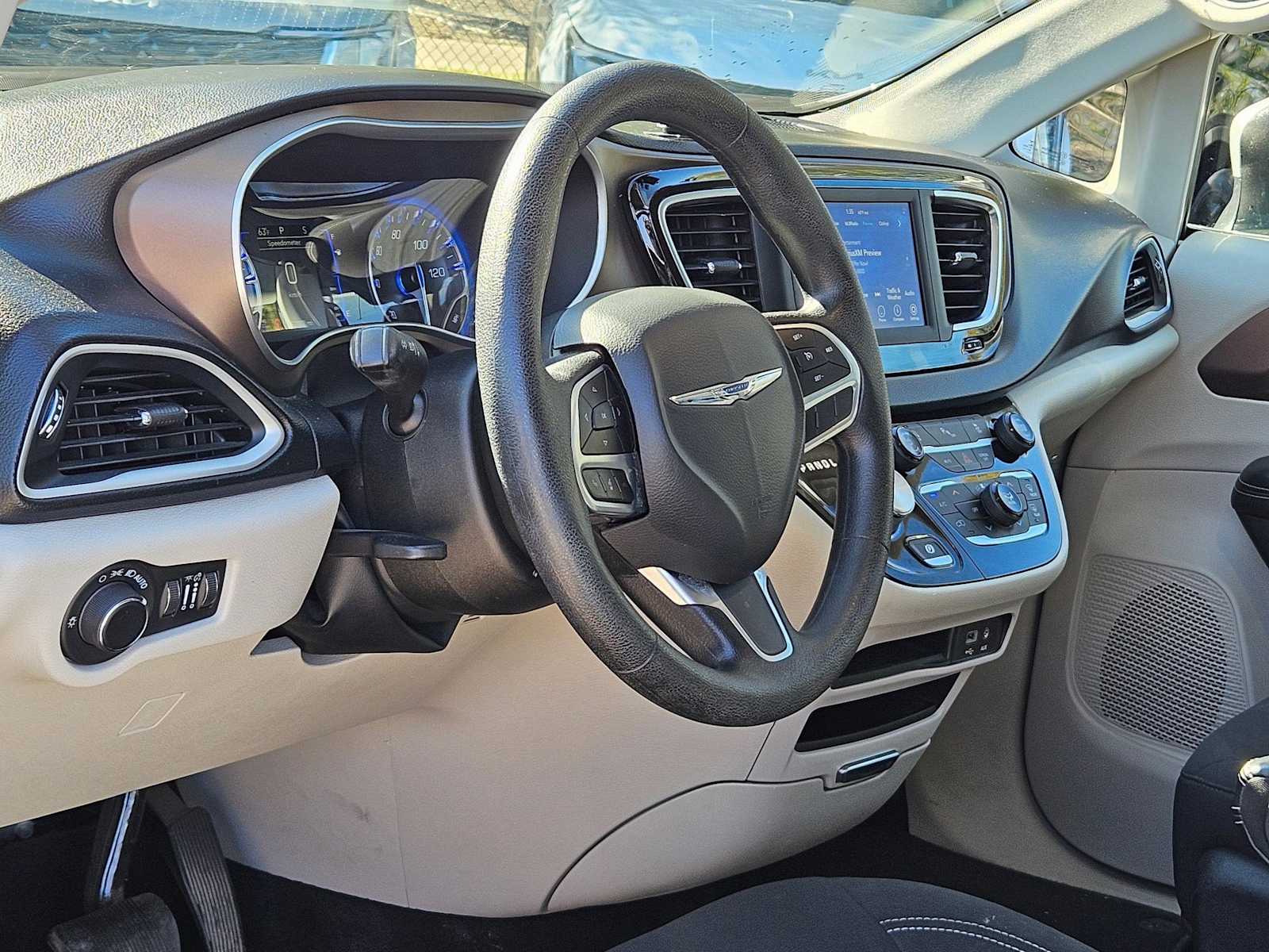 Thumbnail: 2020 Chrysler Voyager - 2