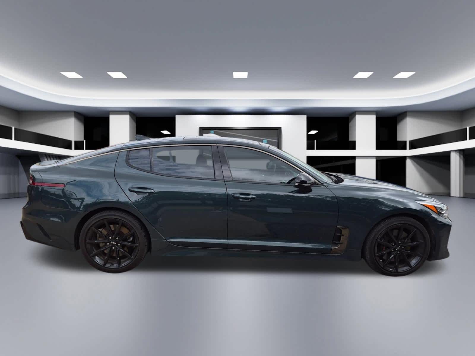 Thumbnail: 2023 Kia Stinger - 4