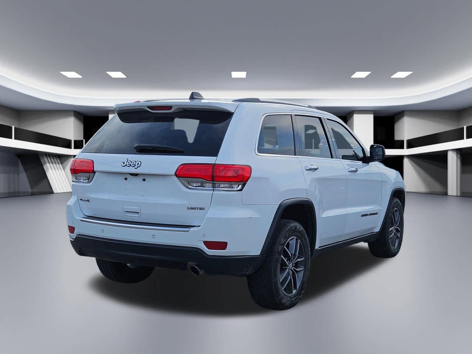 Thumbnail: 2018 Jeep Grand Cherokee - 4