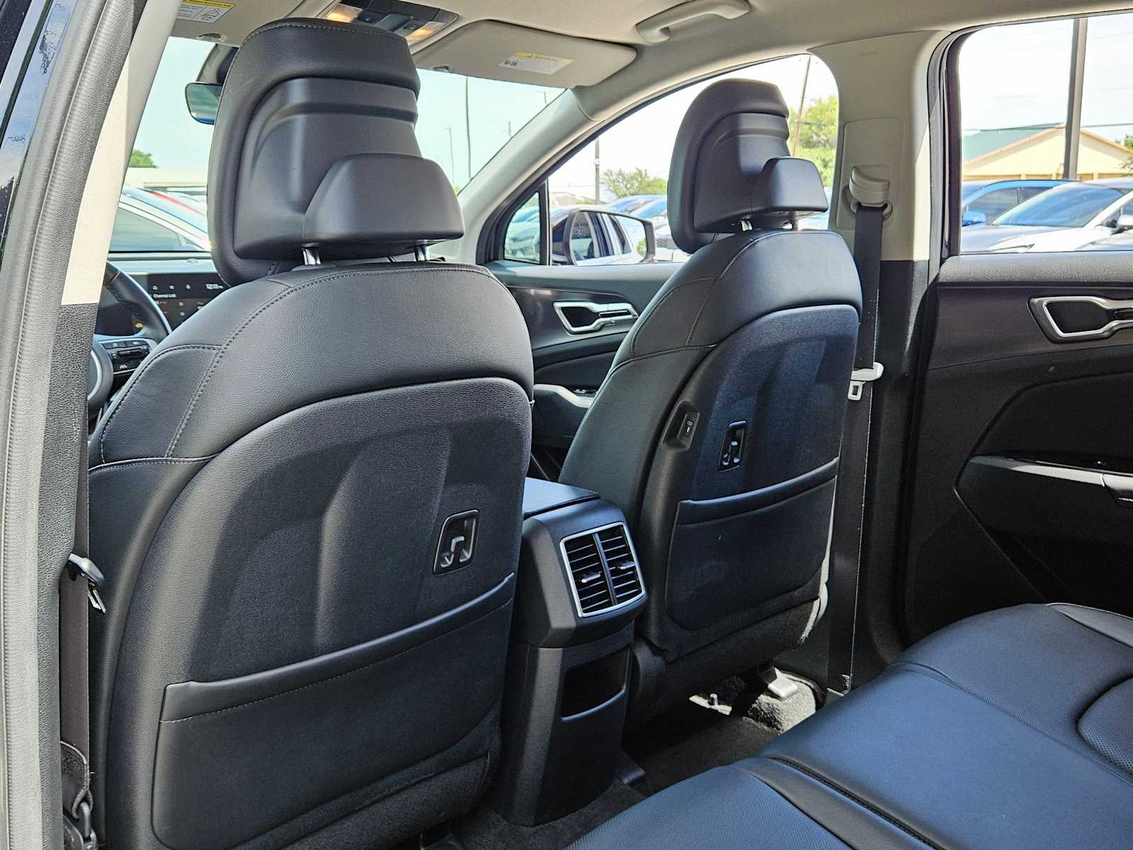 Thumbnail: 2025 Kia Sportage - 17