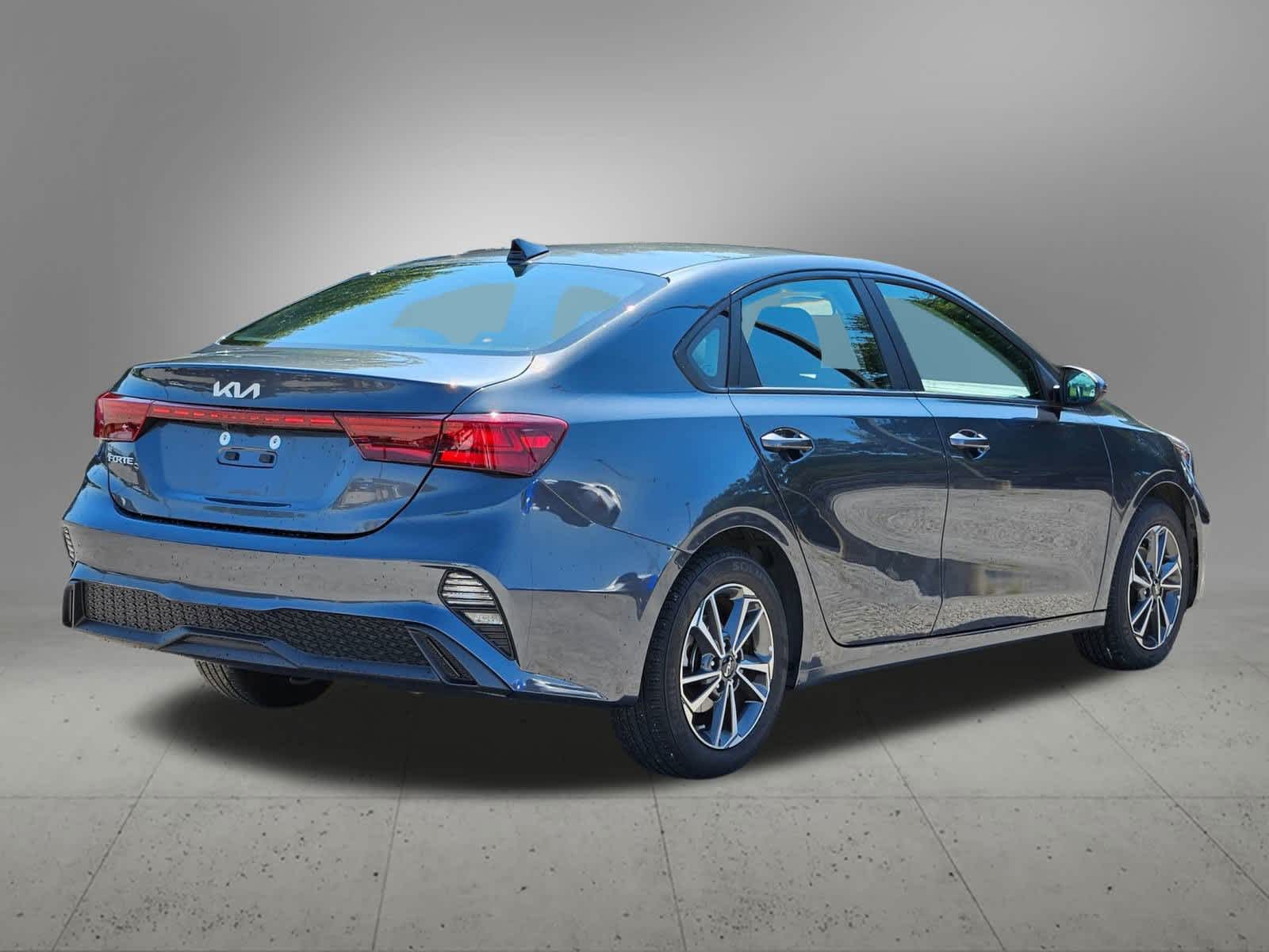 Thumbnail: 2023 Kia Forte - 5