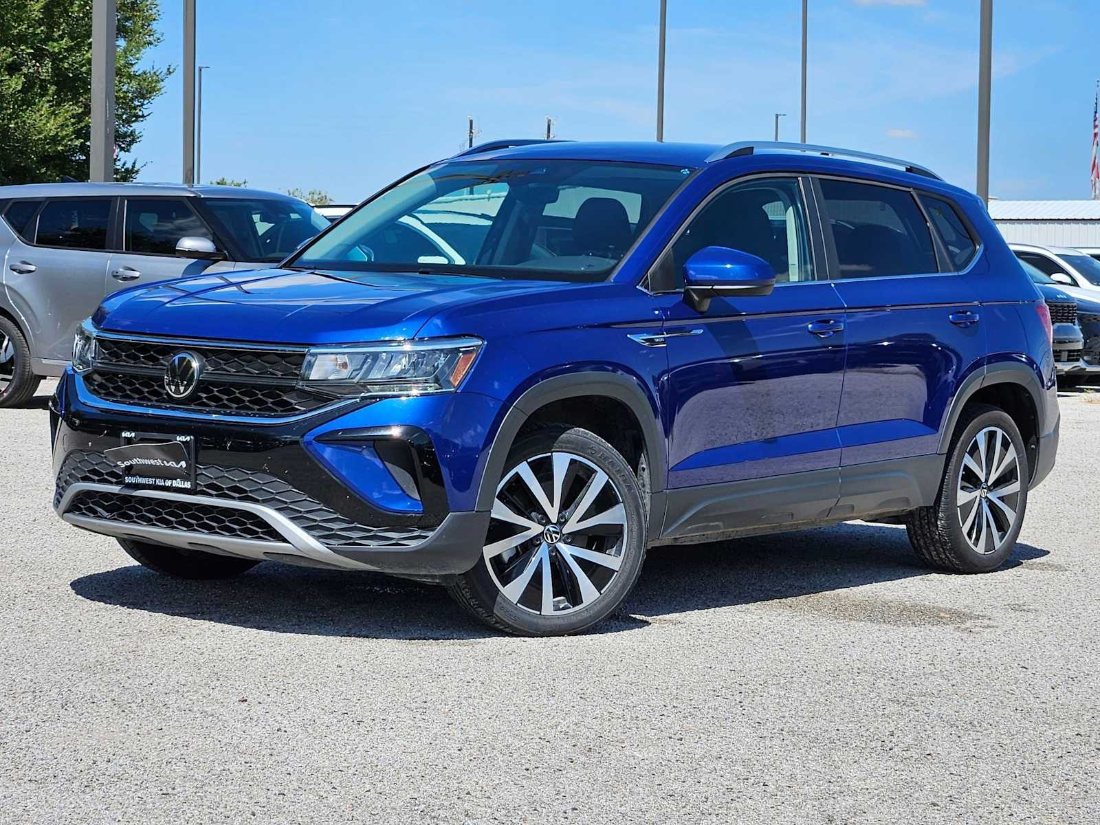 2024 Volkswagen Taos SE -
                Dallas, TX