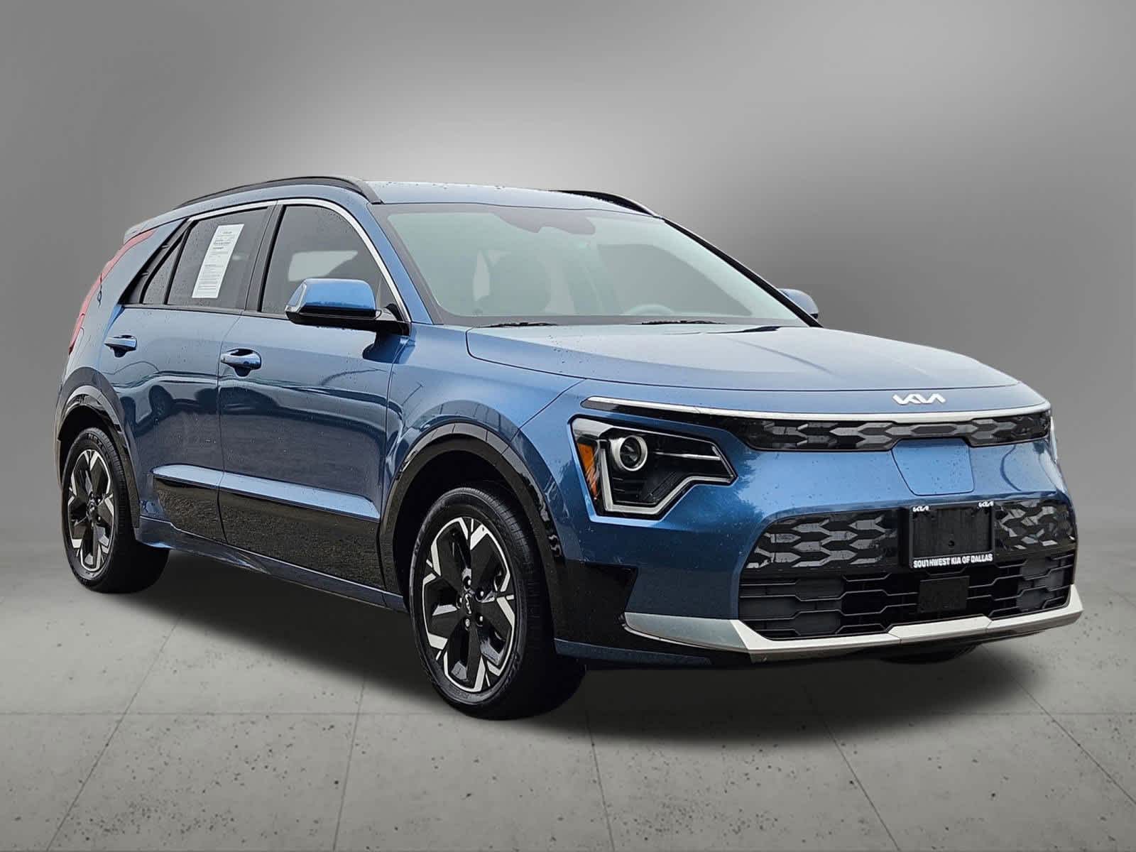 Thumbnail: 2023 Kia Niro - 8