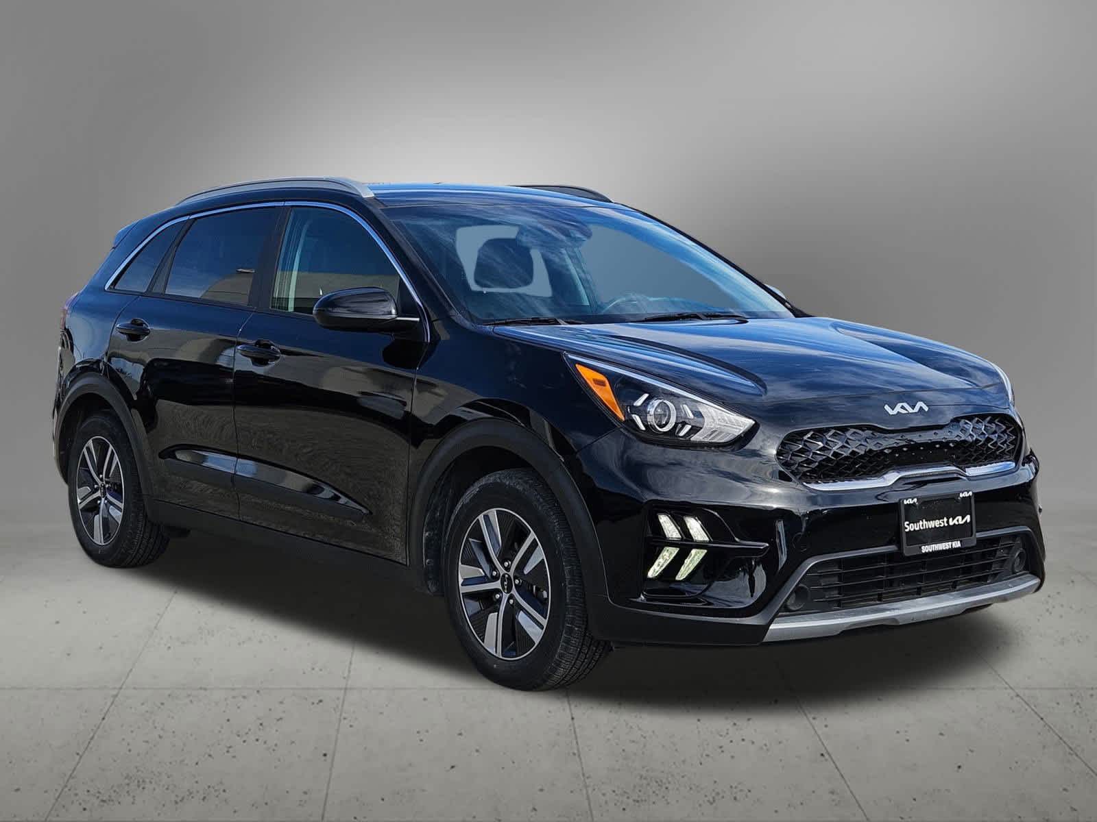 Thumbnail: 2022 Kia Niro - 8