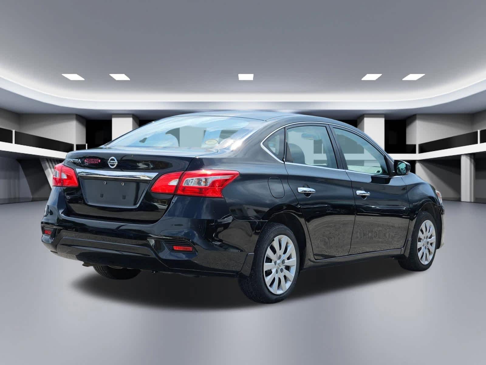 Thumbnail: 2017 Nissan Sentra - 5