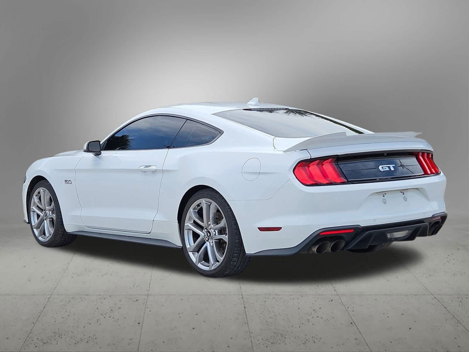 Thumbnail: 2022 Ford Mustang - 4