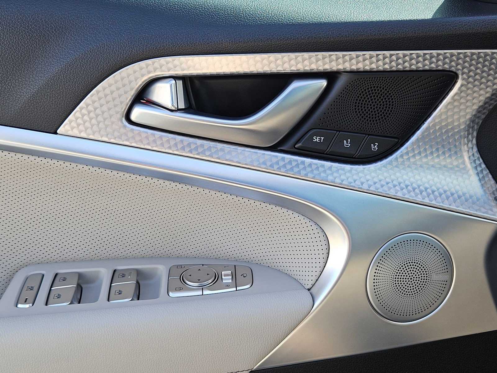 Thumbnail: 2023 Genesis G70 - 26