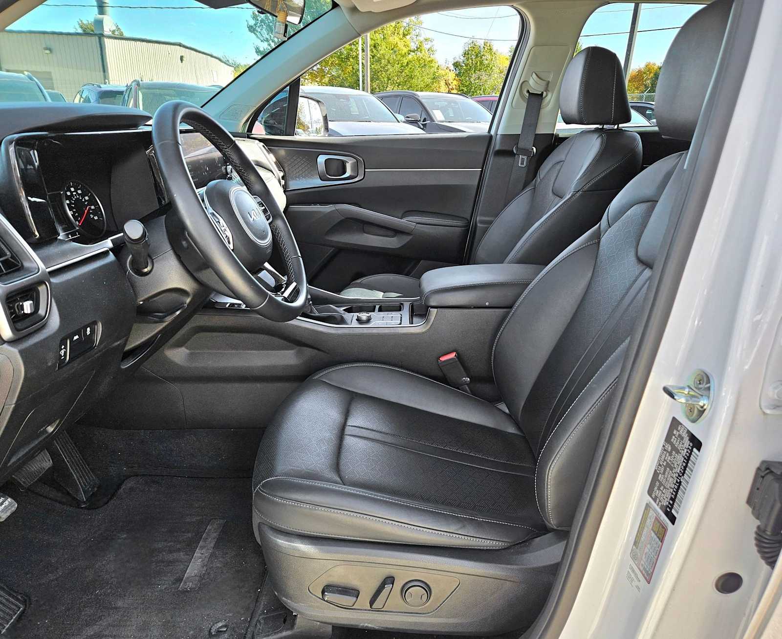 Thumbnail: 2023 Kia Sorento - 14