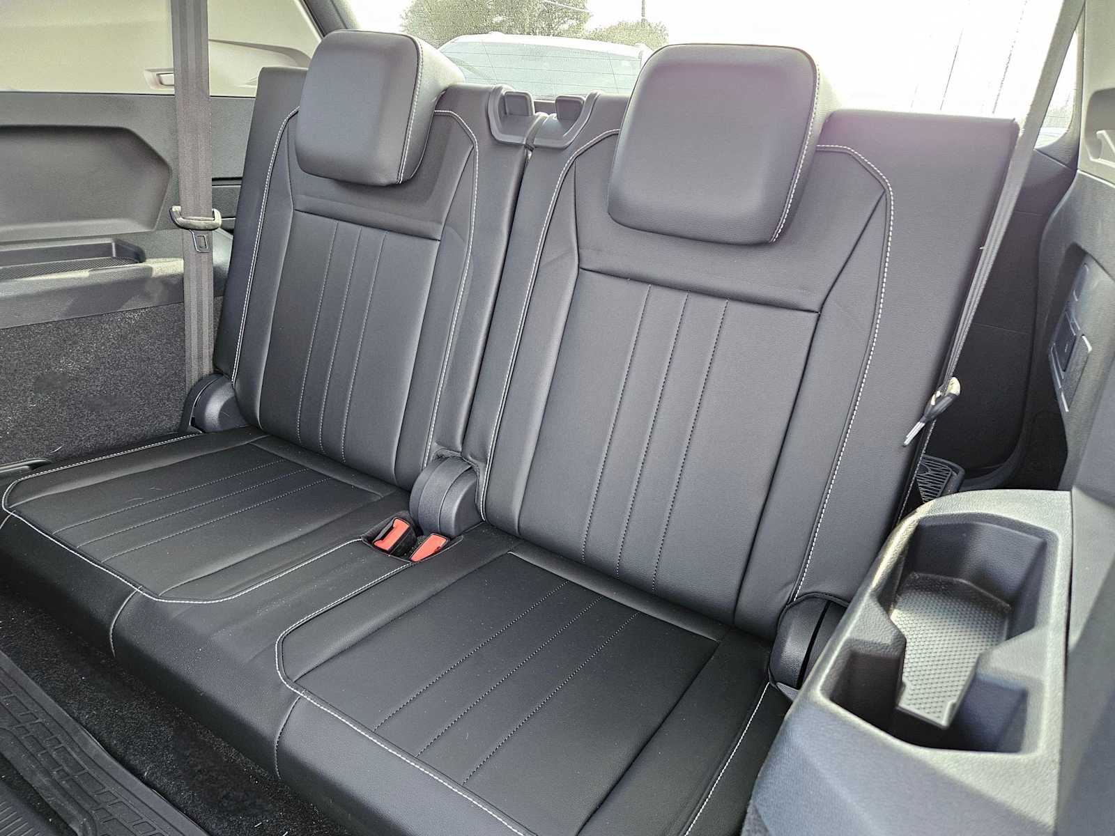 Thumbnail: 2023 Volkswagen Tiguan - 18