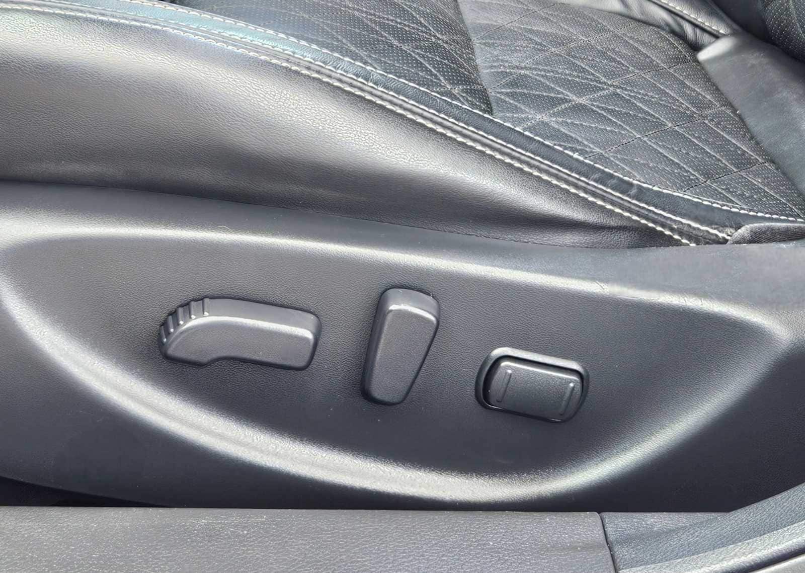 Thumbnail: 2017 Nissan Maxima - 16