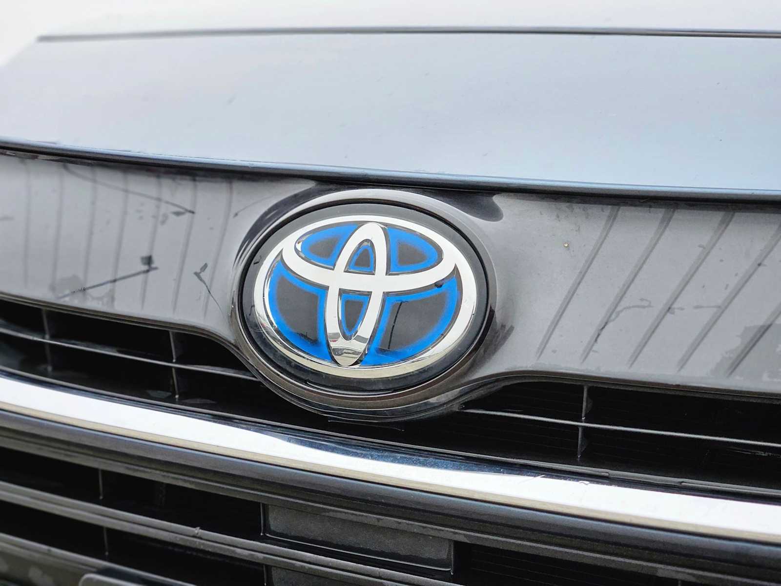 Thumbnail: 2023 Toyota Venza - 12