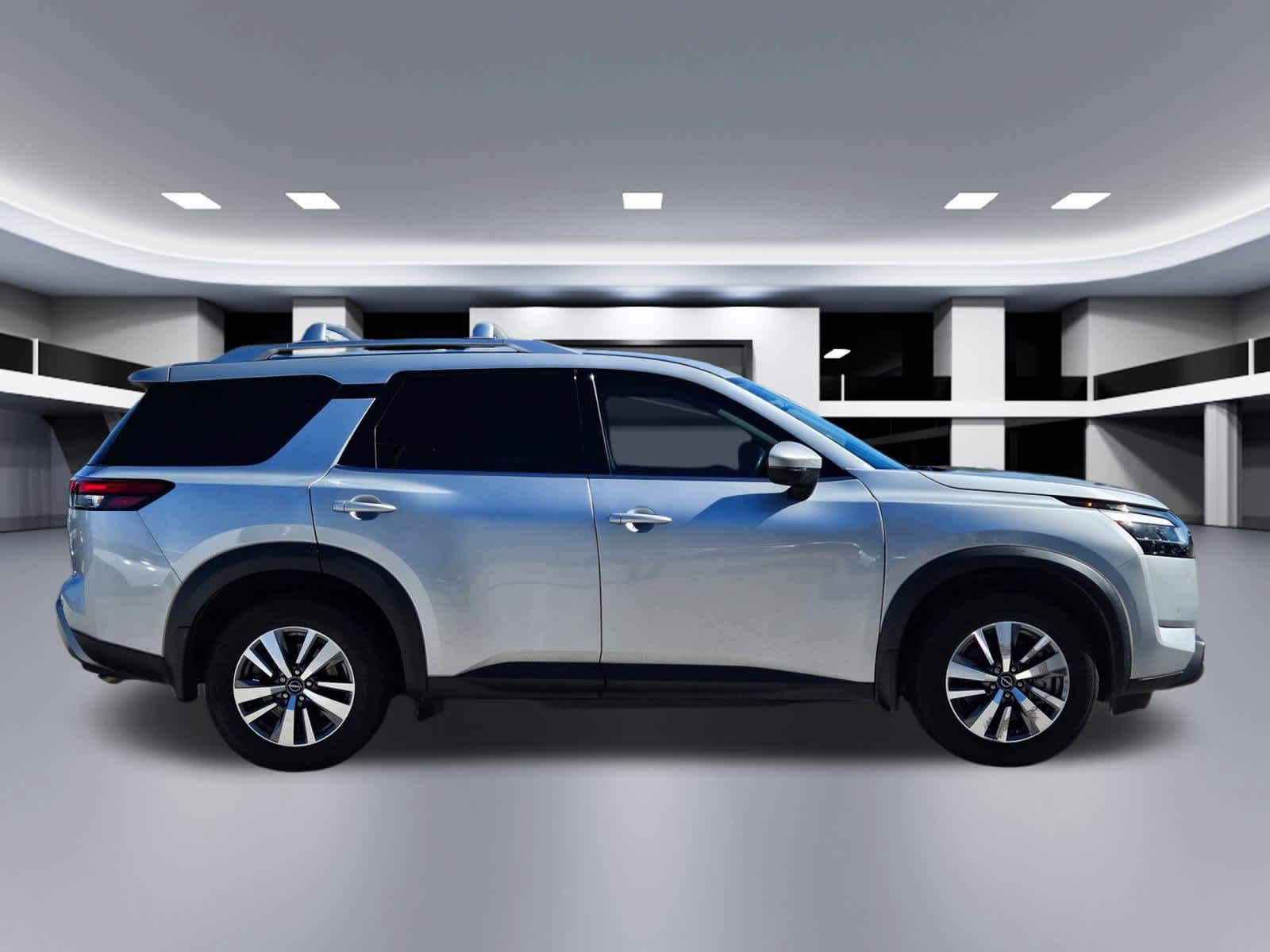 Thumbnail: 2022 Nissan Pathfinder - 6