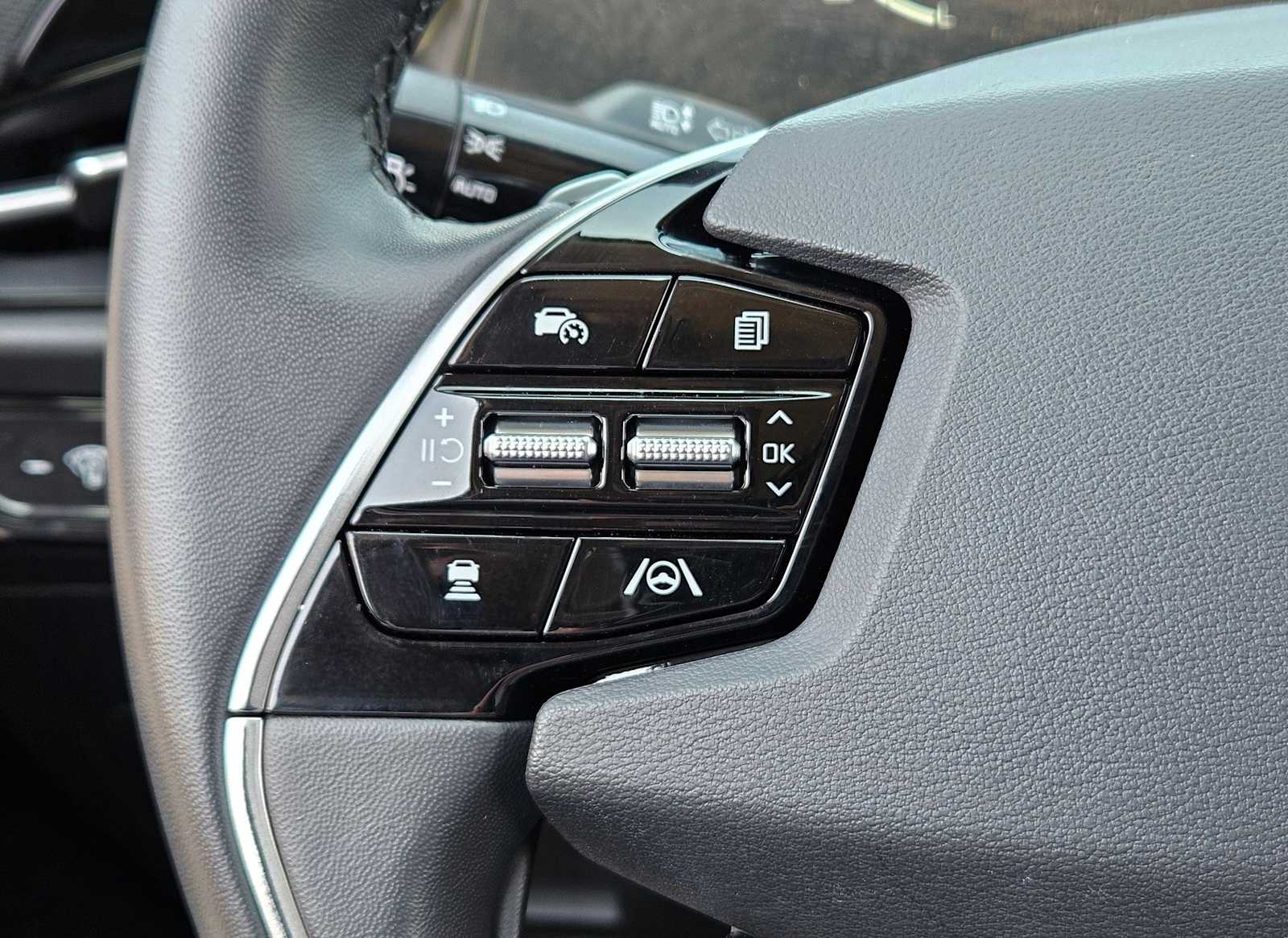 Thumbnail: 2023 Kia Niro - 24