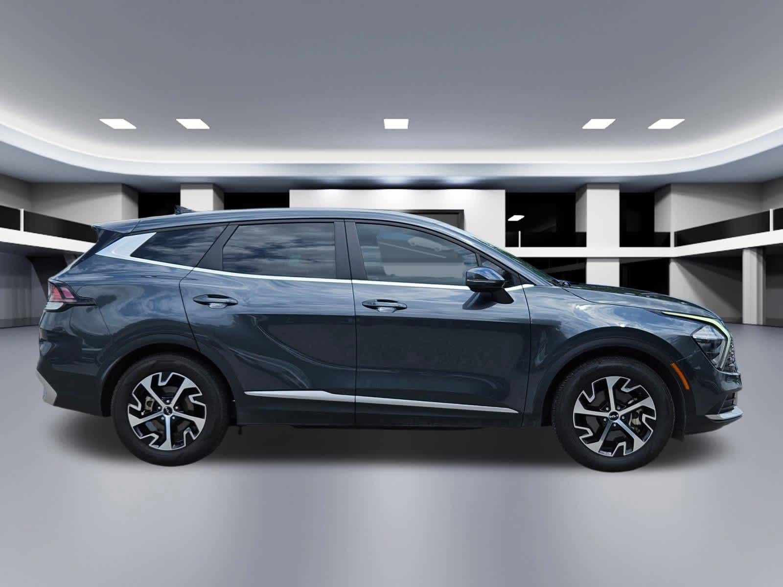 Thumbnail: 2023 Kia Sportage - 6