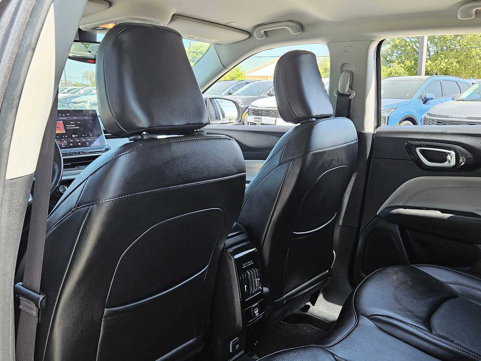 Thumbnail: 2022 Jeep Compass - 16