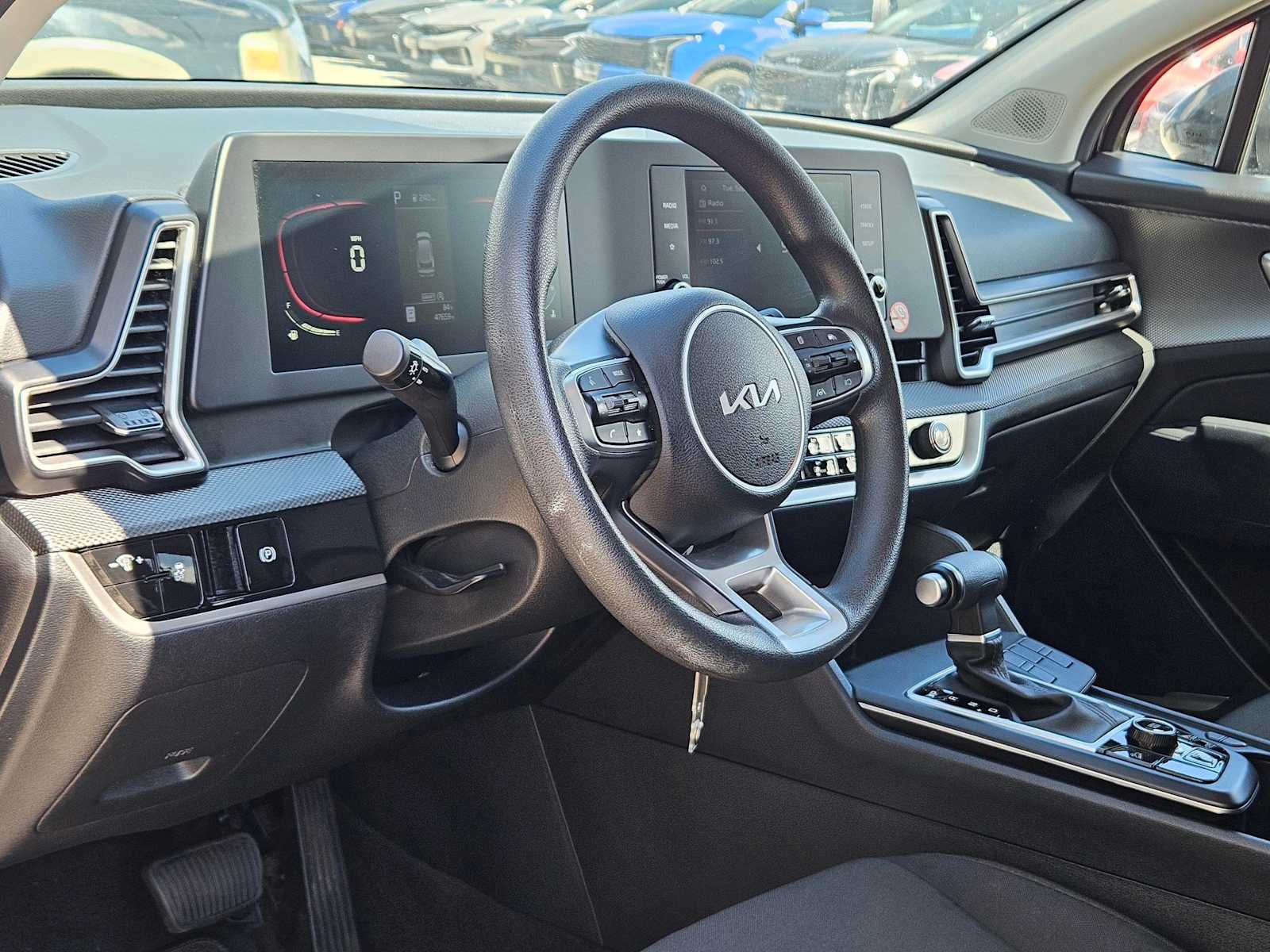 2024 Kia Sportage LX photo 2